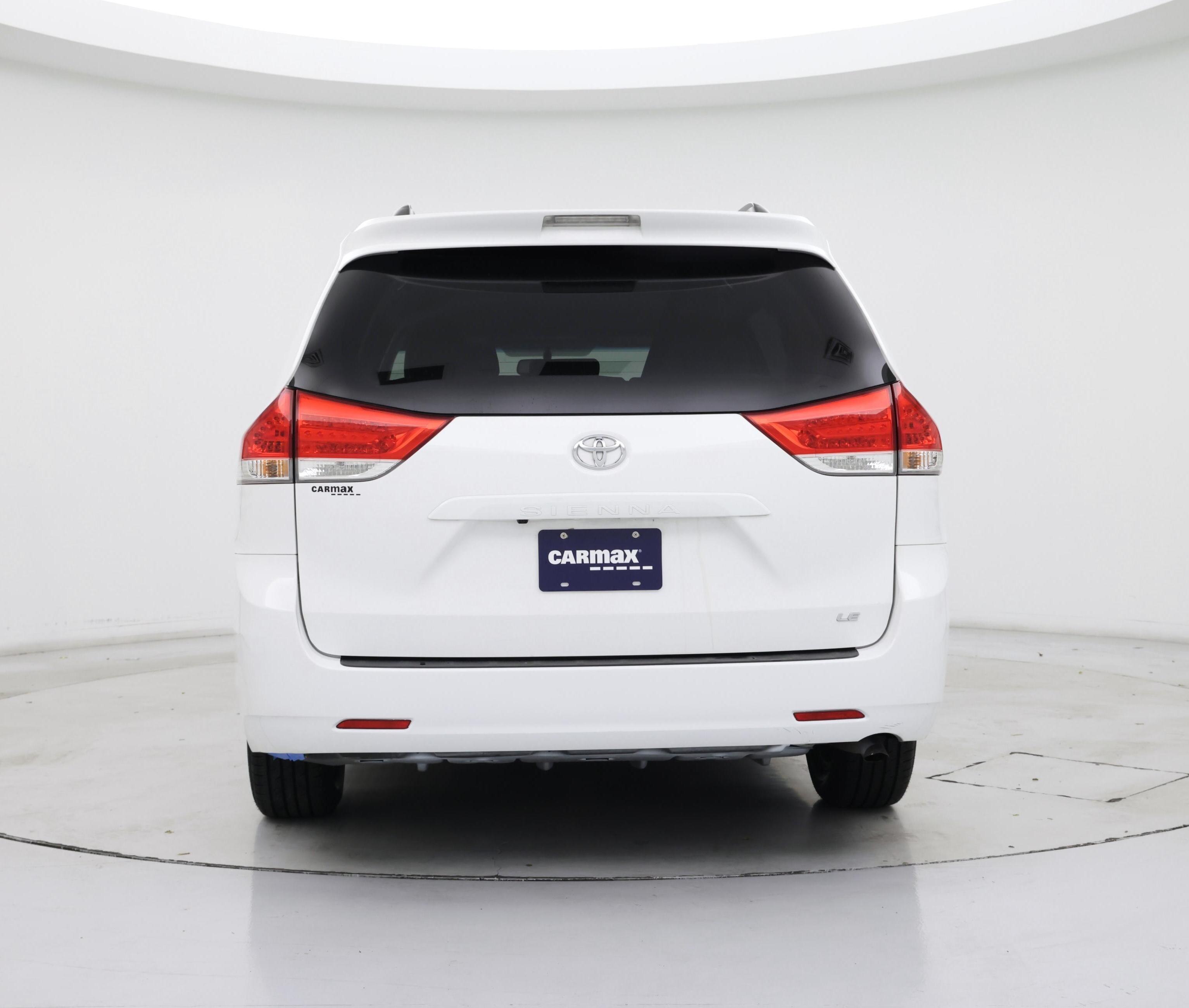 Thumbnail: 2014 Toyota Sienna - 6
