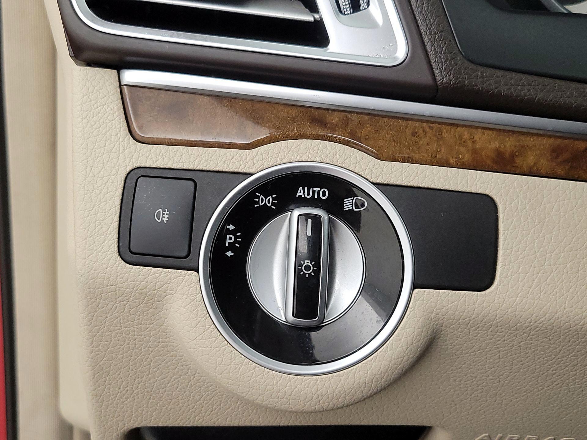 Thumbnail: 2016 Mercedes-Benz E-Class - 13