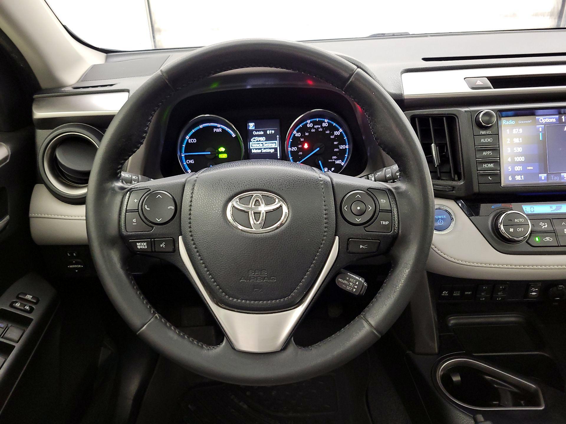 Thumbnail: 2018 Toyota RAV4 - 10