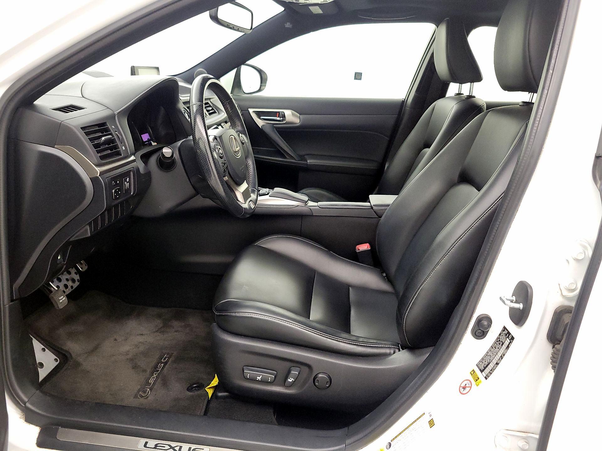 Thumbnail: 2015 Lexus CT - 11