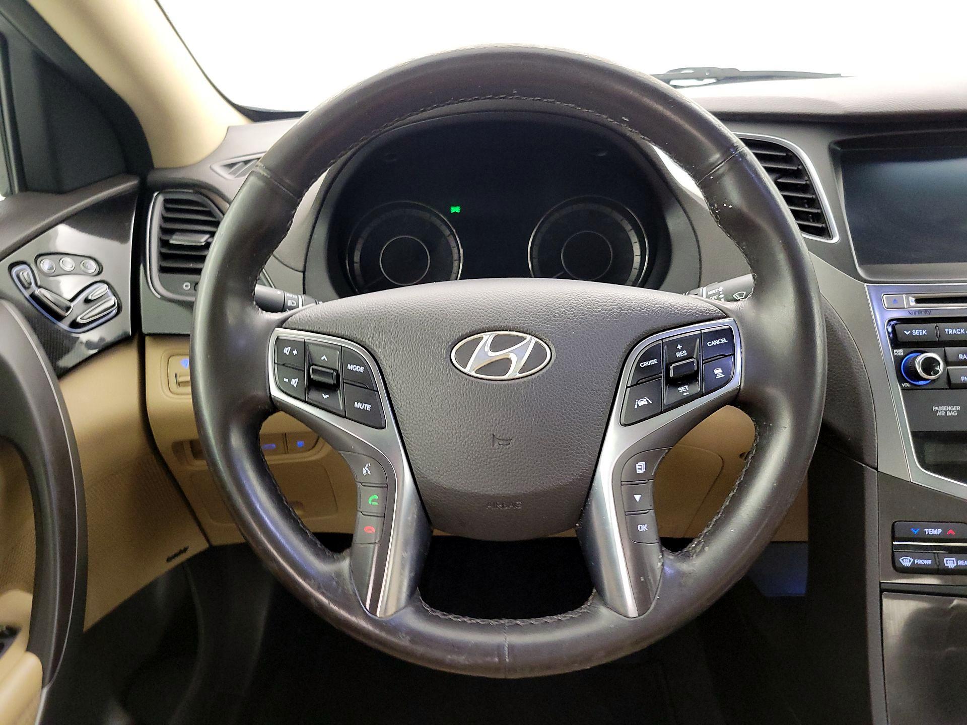 Thumbnail: 2016 Hyundai Azera - 10