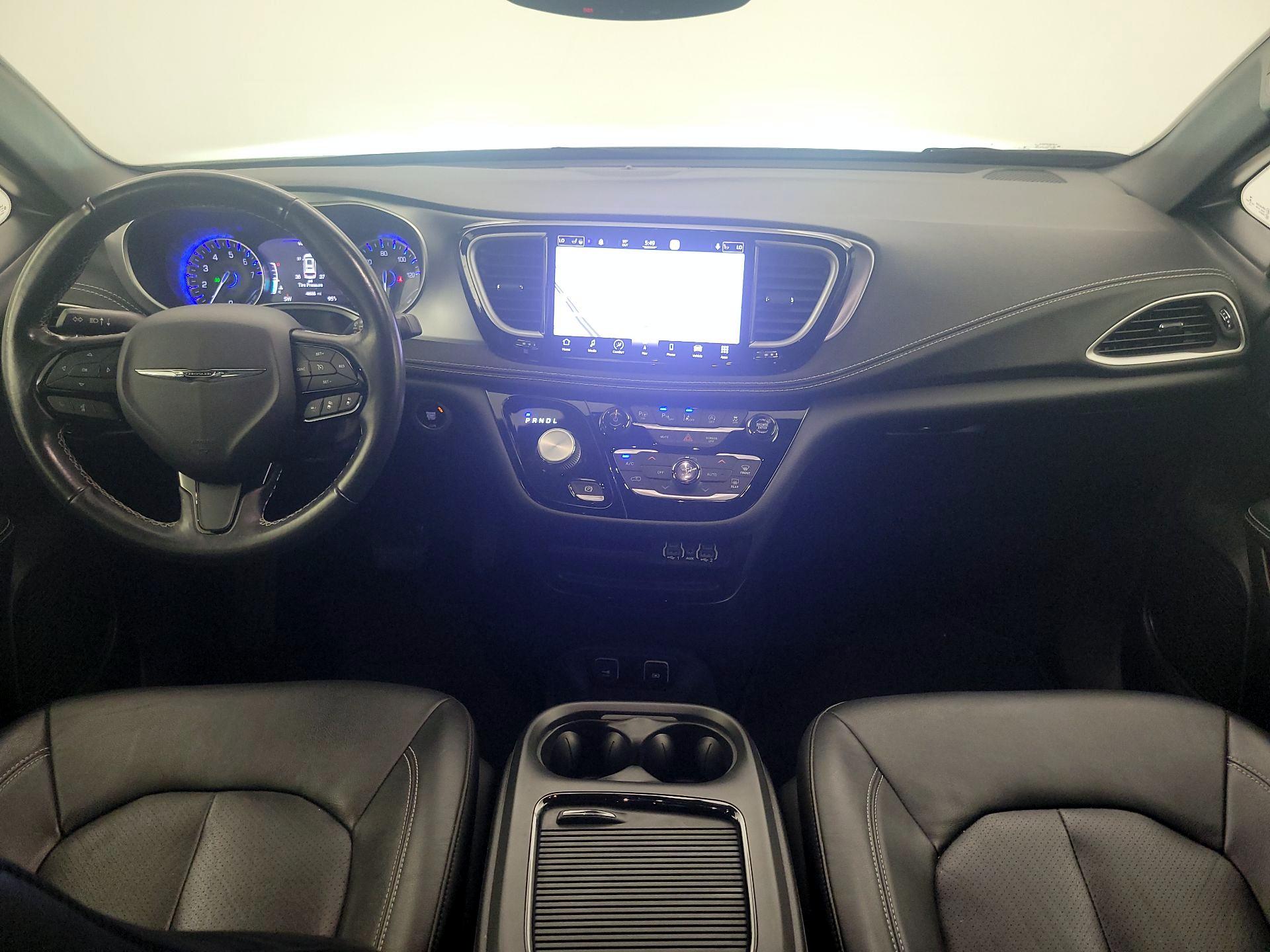 Thumbnail: 2021 Chrysler Pacifica - 9