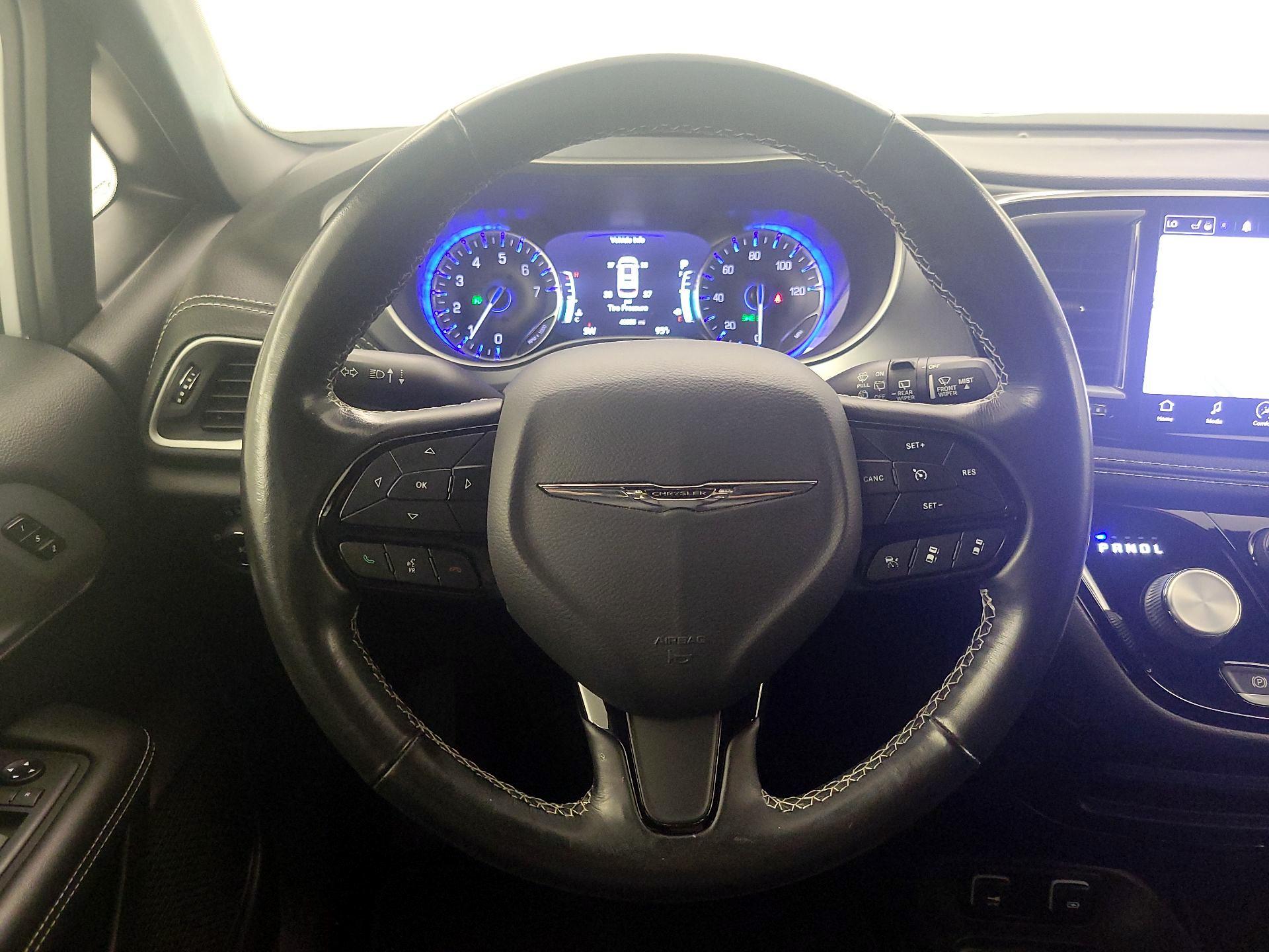 Thumbnail: 2021 Chrysler Pacifica - 10
