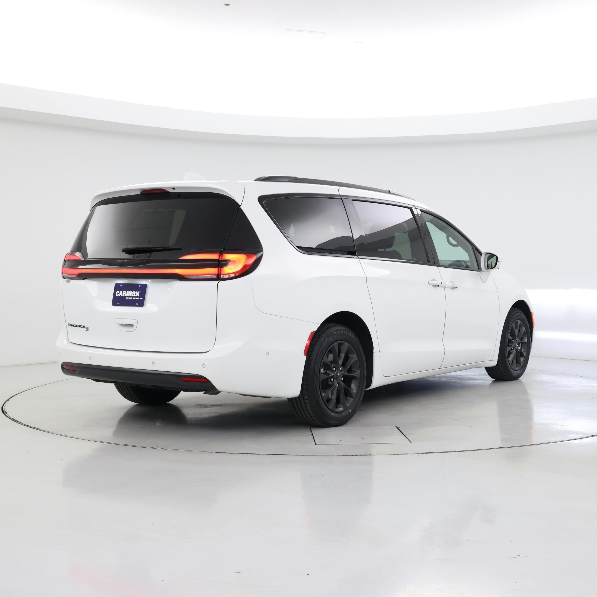 Thumbnail: 2021 Chrysler Pacifica - 8