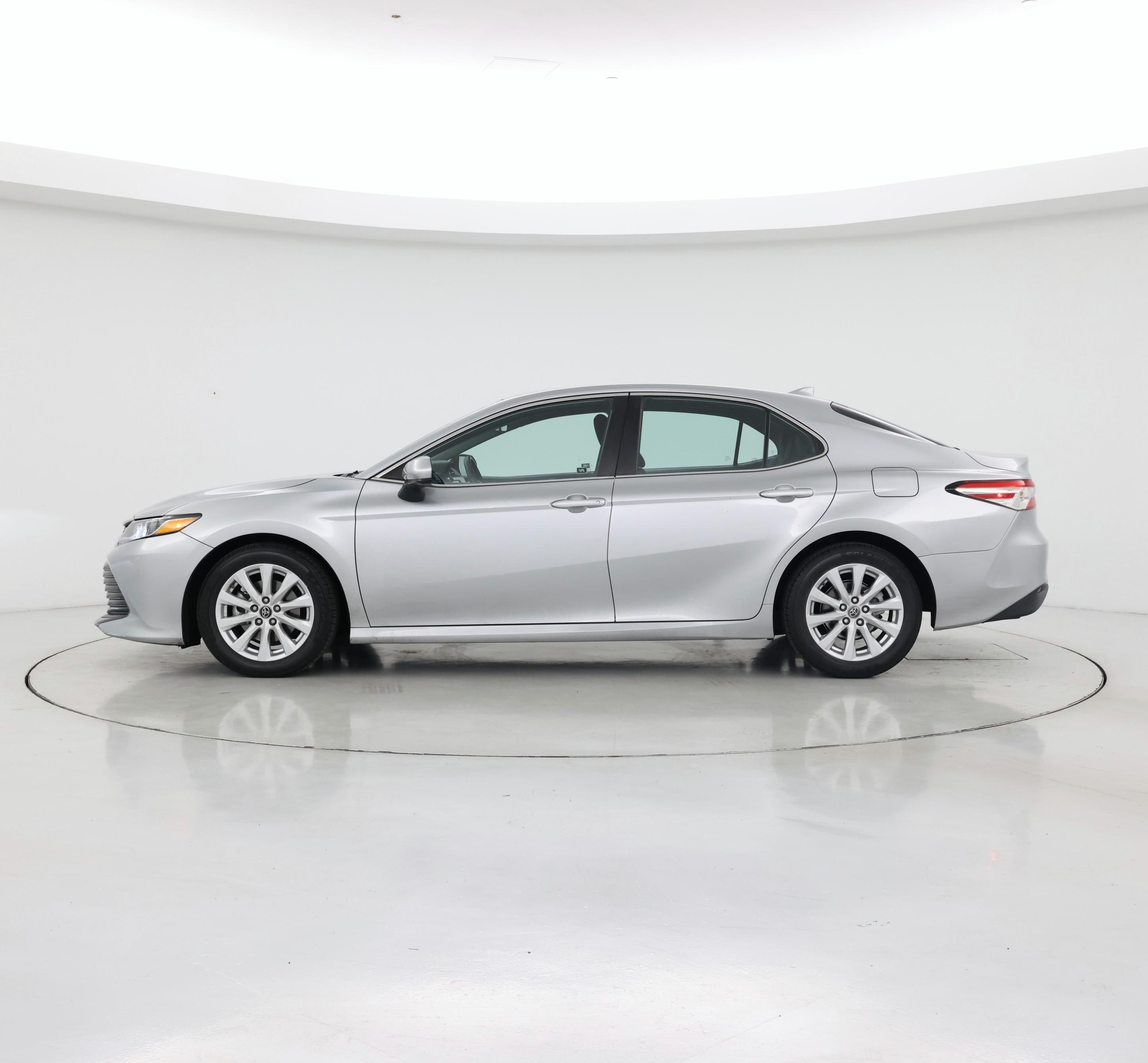 Thumbnail: 2019 Toyota Camry - 3