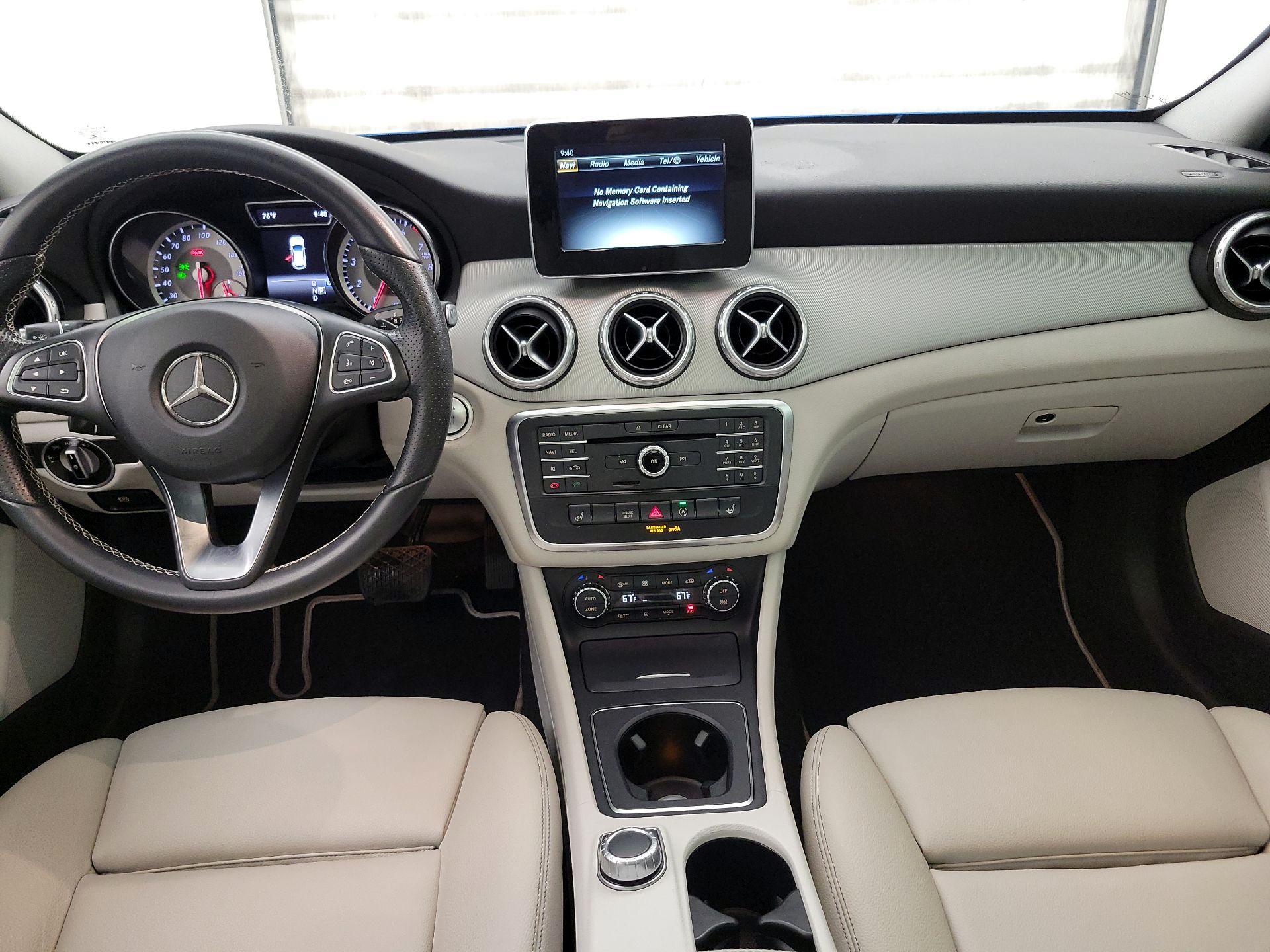 Thumbnail: 2017 Mercedes-Benz GLA - 9