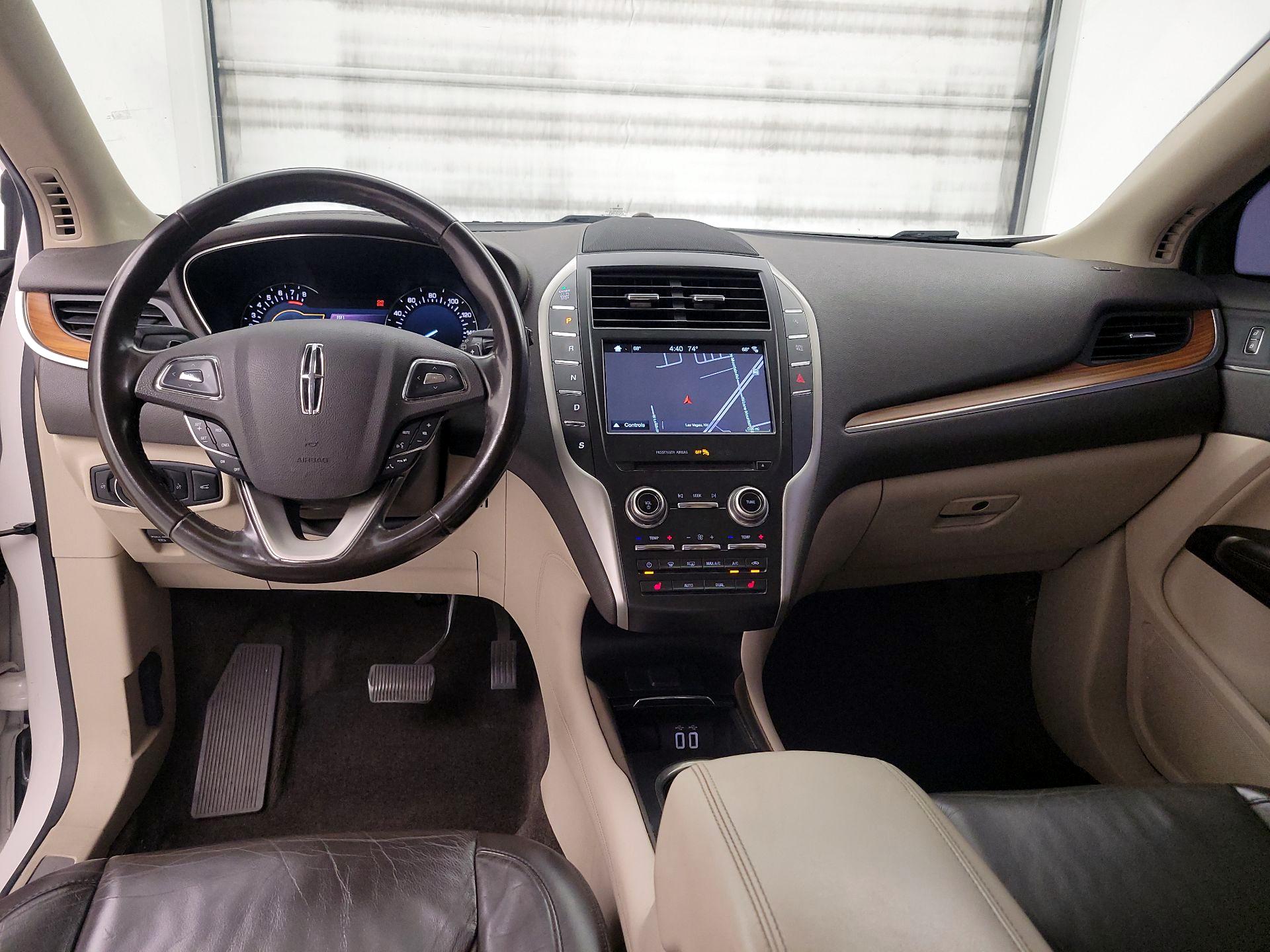 Thumbnail: 2017 Lincoln MKC - 9