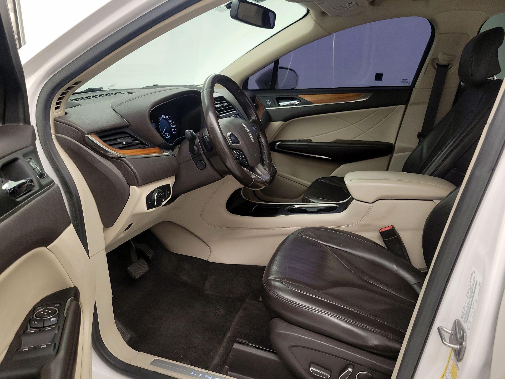 Thumbnail: 2017 Lincoln MKC - 11
