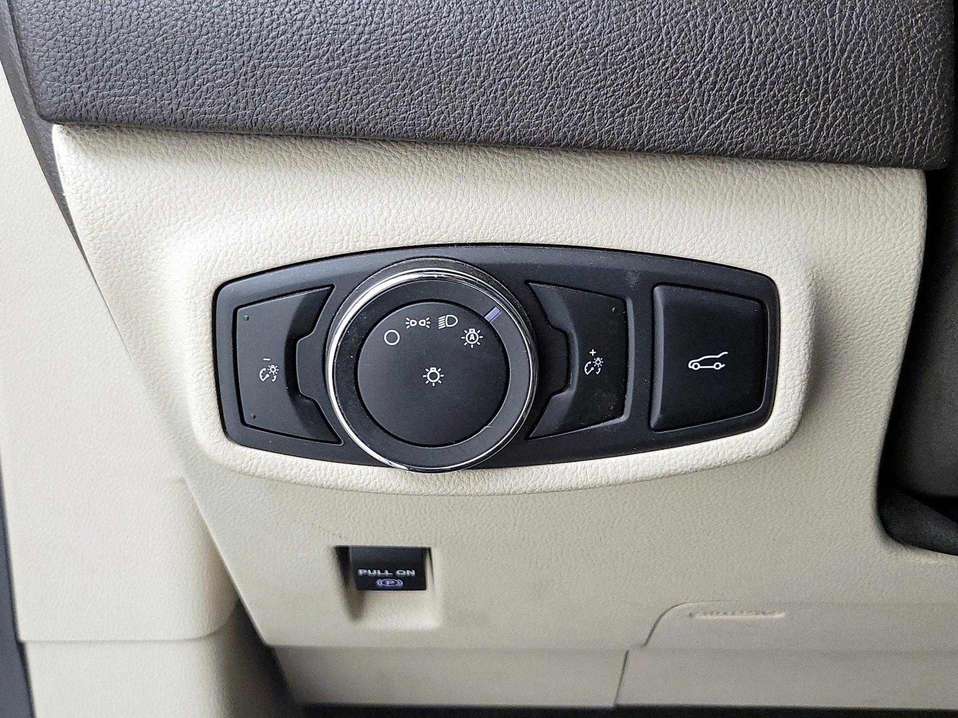 Thumbnail: 2017 Lincoln MKC - 13