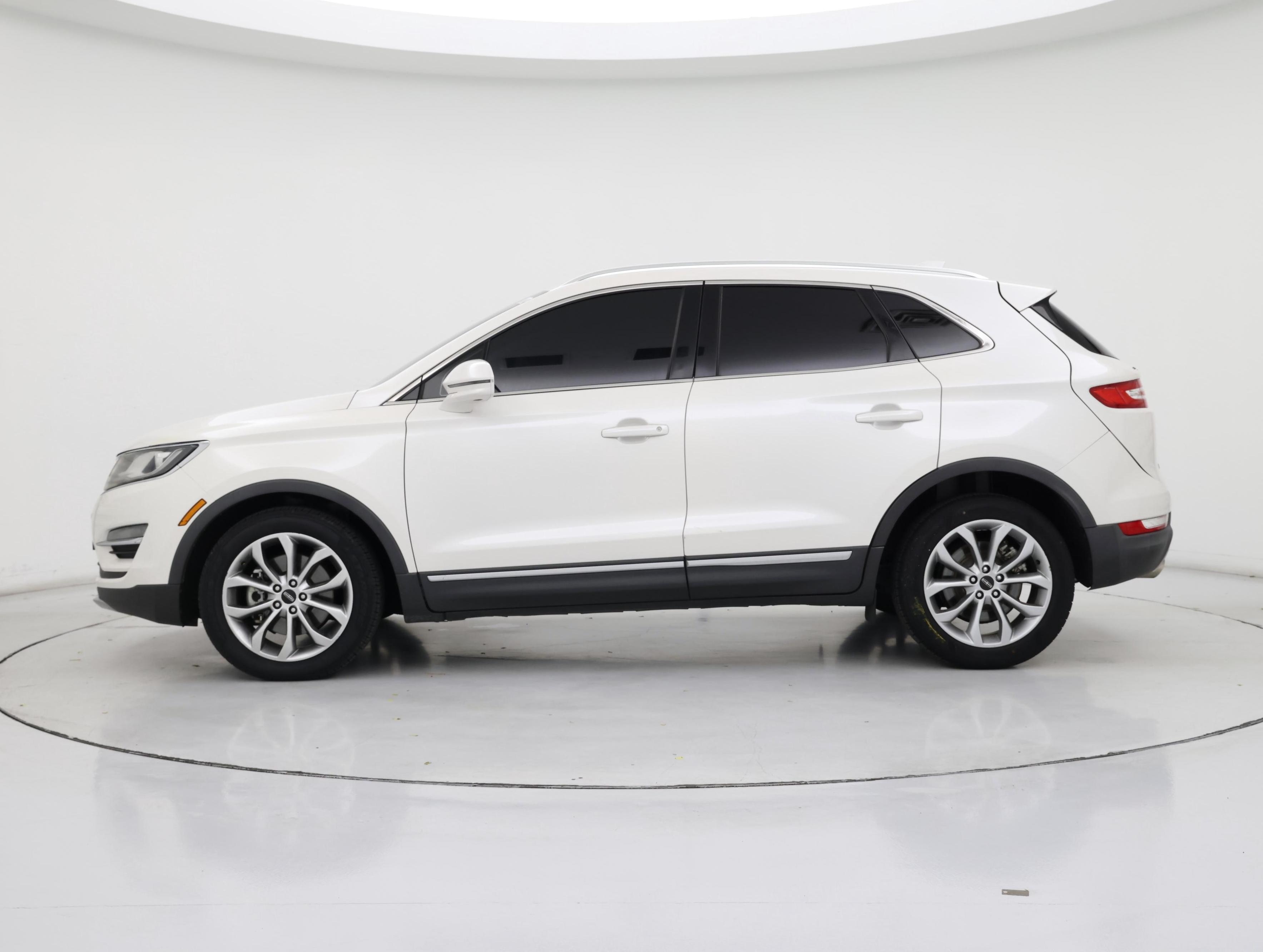 Thumbnail: 2017 Lincoln MKC - 3