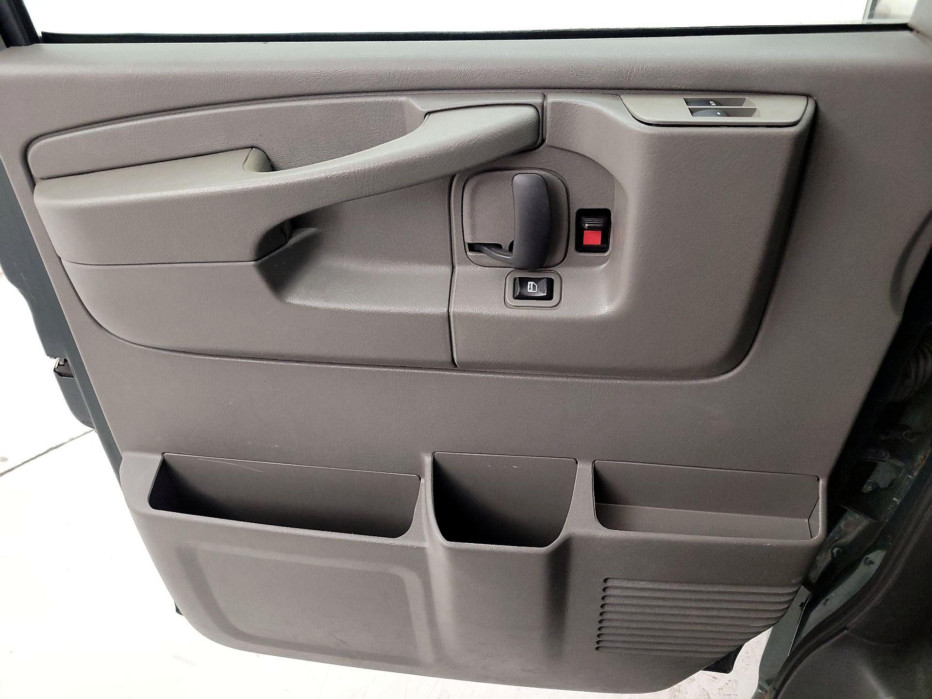 Thumbnail: 2014 Chevrolet Express - 12