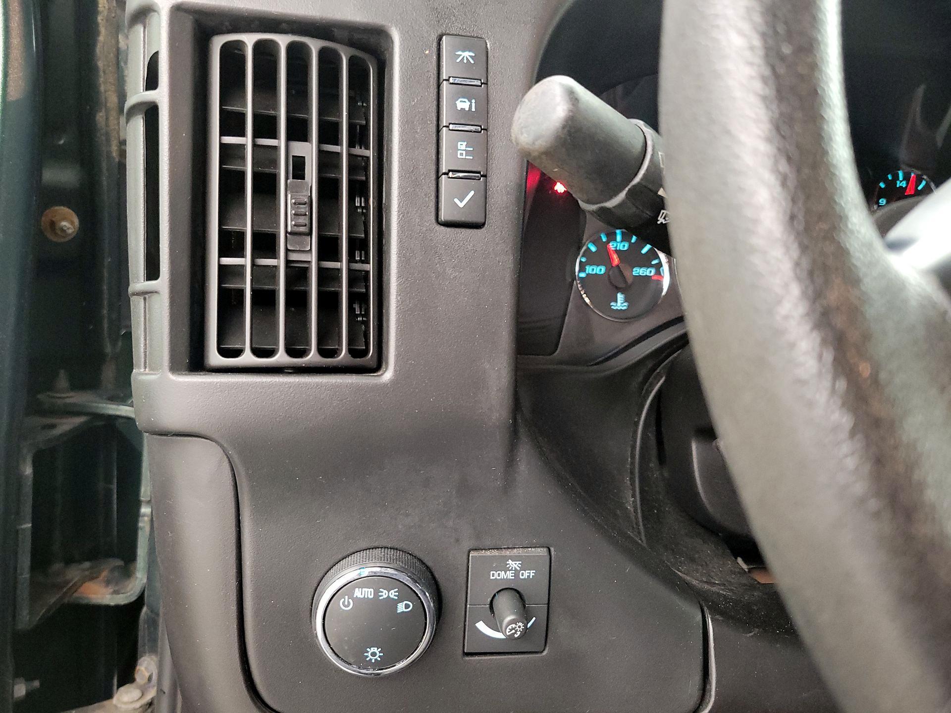 Thumbnail: 2014 Chevrolet Express - 13