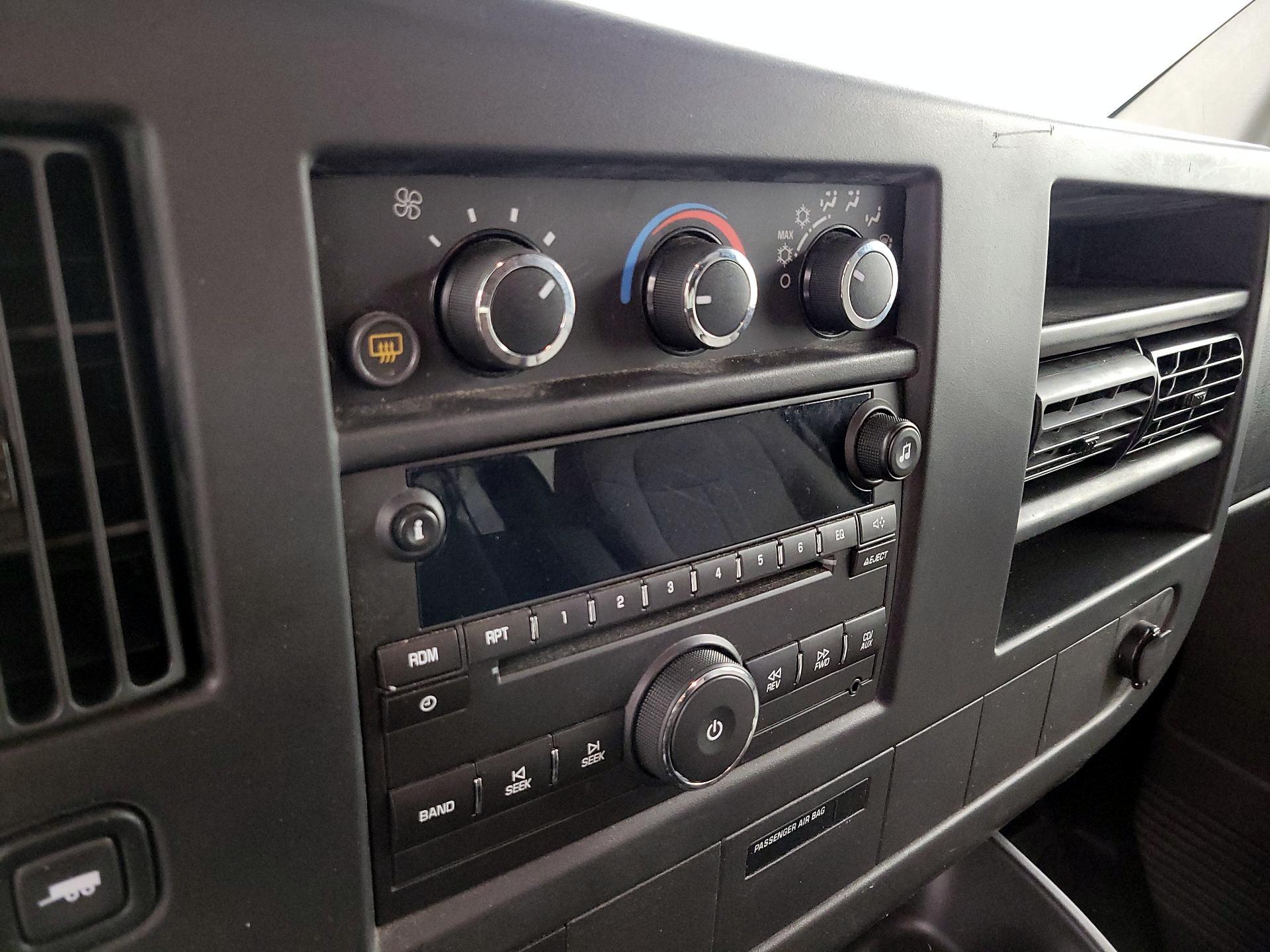 Thumbnail: 2014 Chevrolet Express - 16