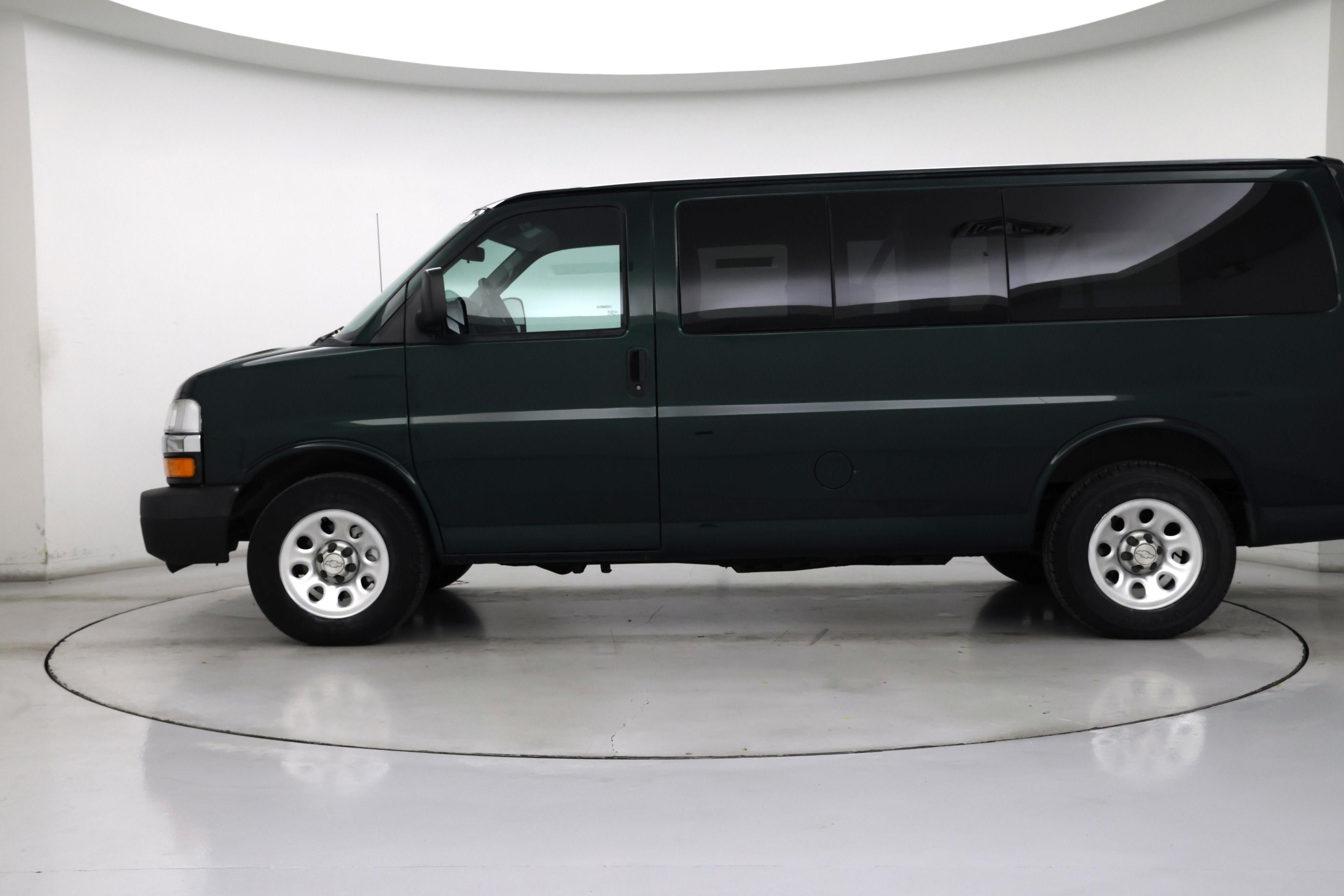 Thumbnail: 2014 Chevrolet Express - 3