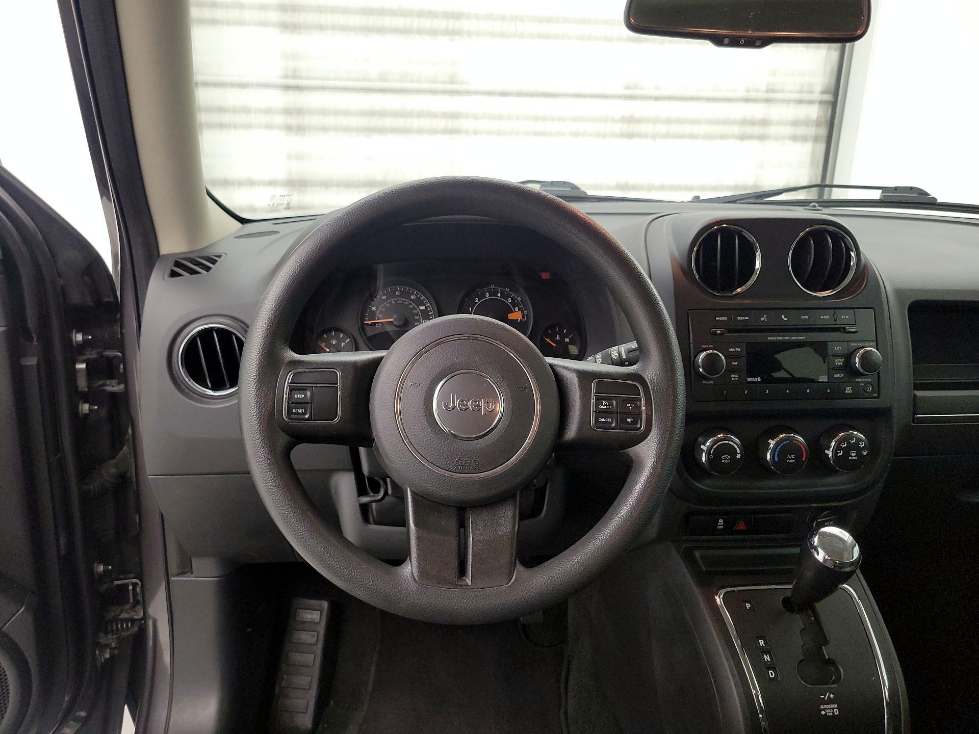 Thumbnail: 2017 Jeep Patriot - 10