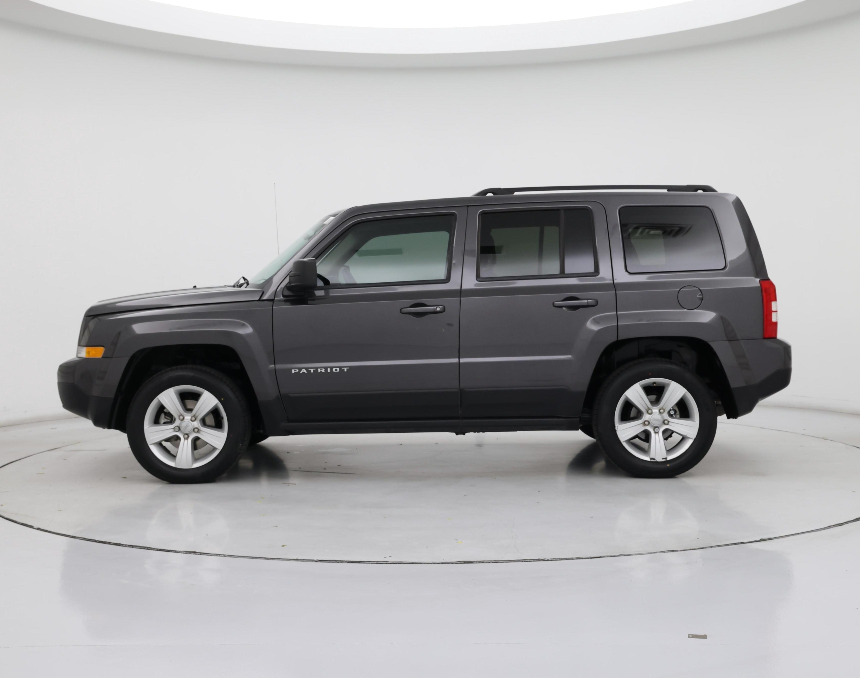 Thumbnail: 2017 Jeep Patriot - 3