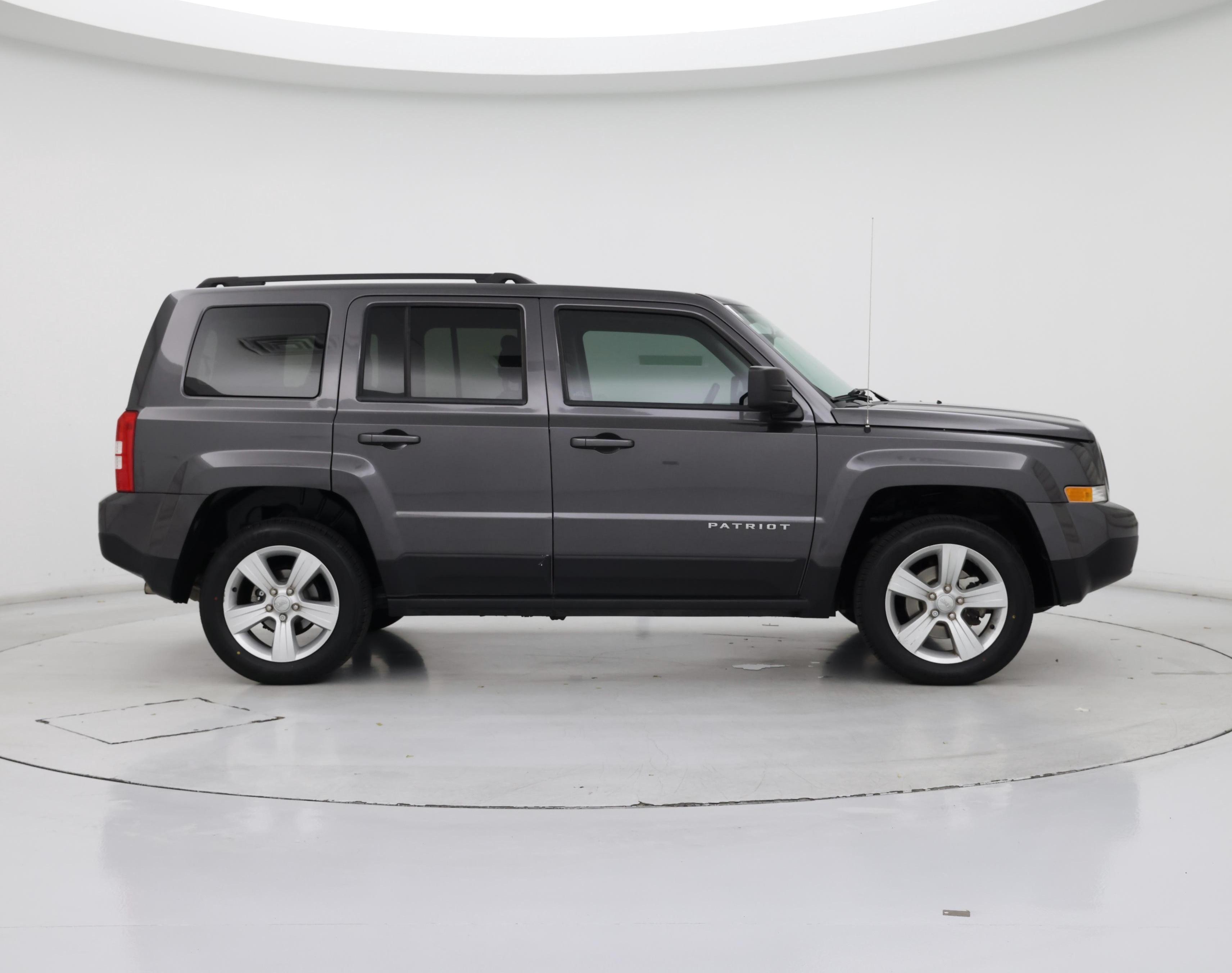 Thumbnail: 2017 Jeep Patriot - 7