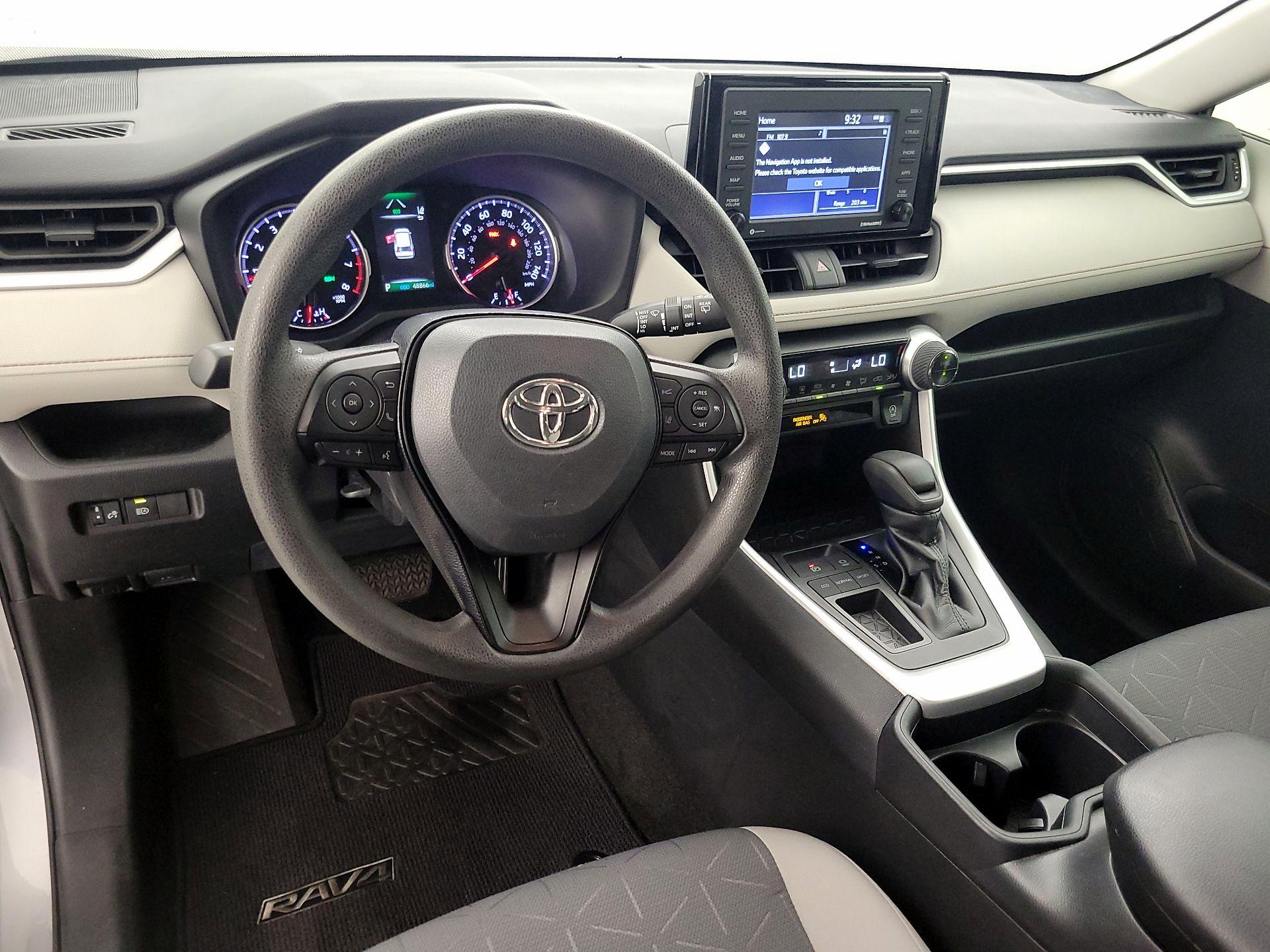 Thumbnail: 2020 Toyota RAV4 - 9