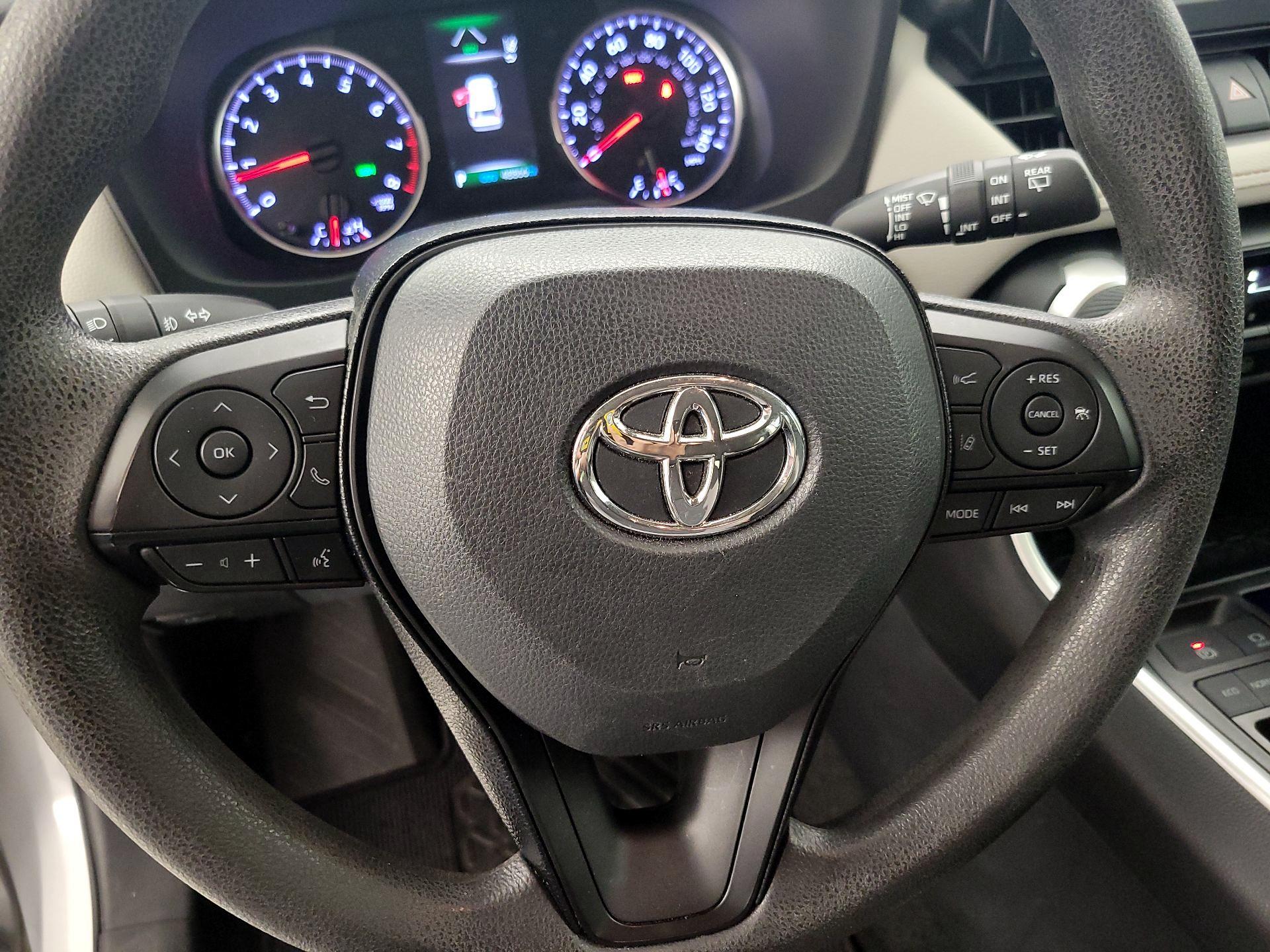 Thumbnail: 2020 Toyota RAV4 - 10