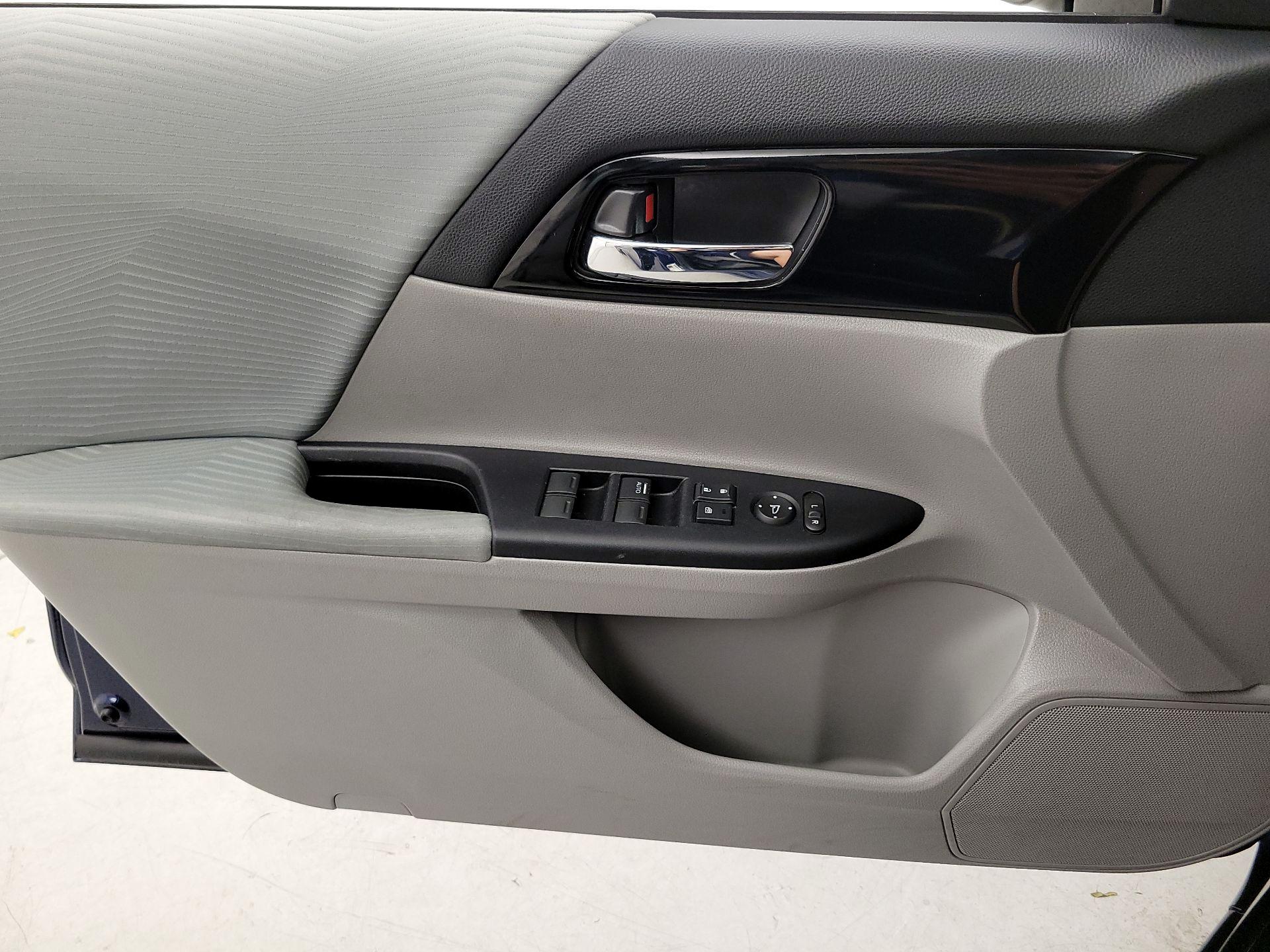 Thumbnail: 2016 Honda Accord - 12