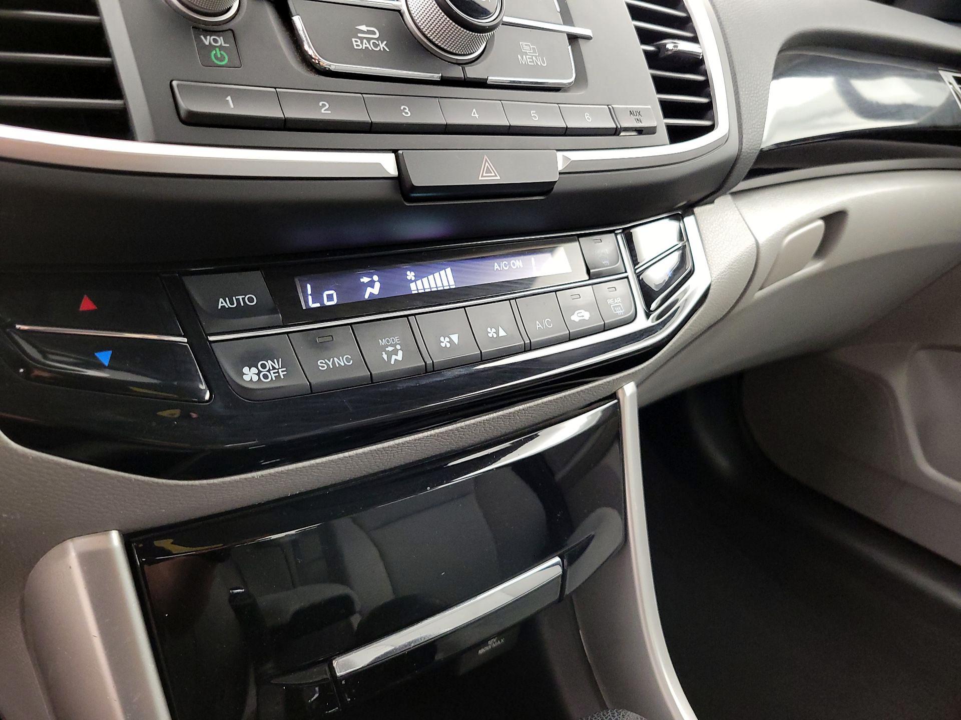 Thumbnail: 2016 Honda Accord - 16