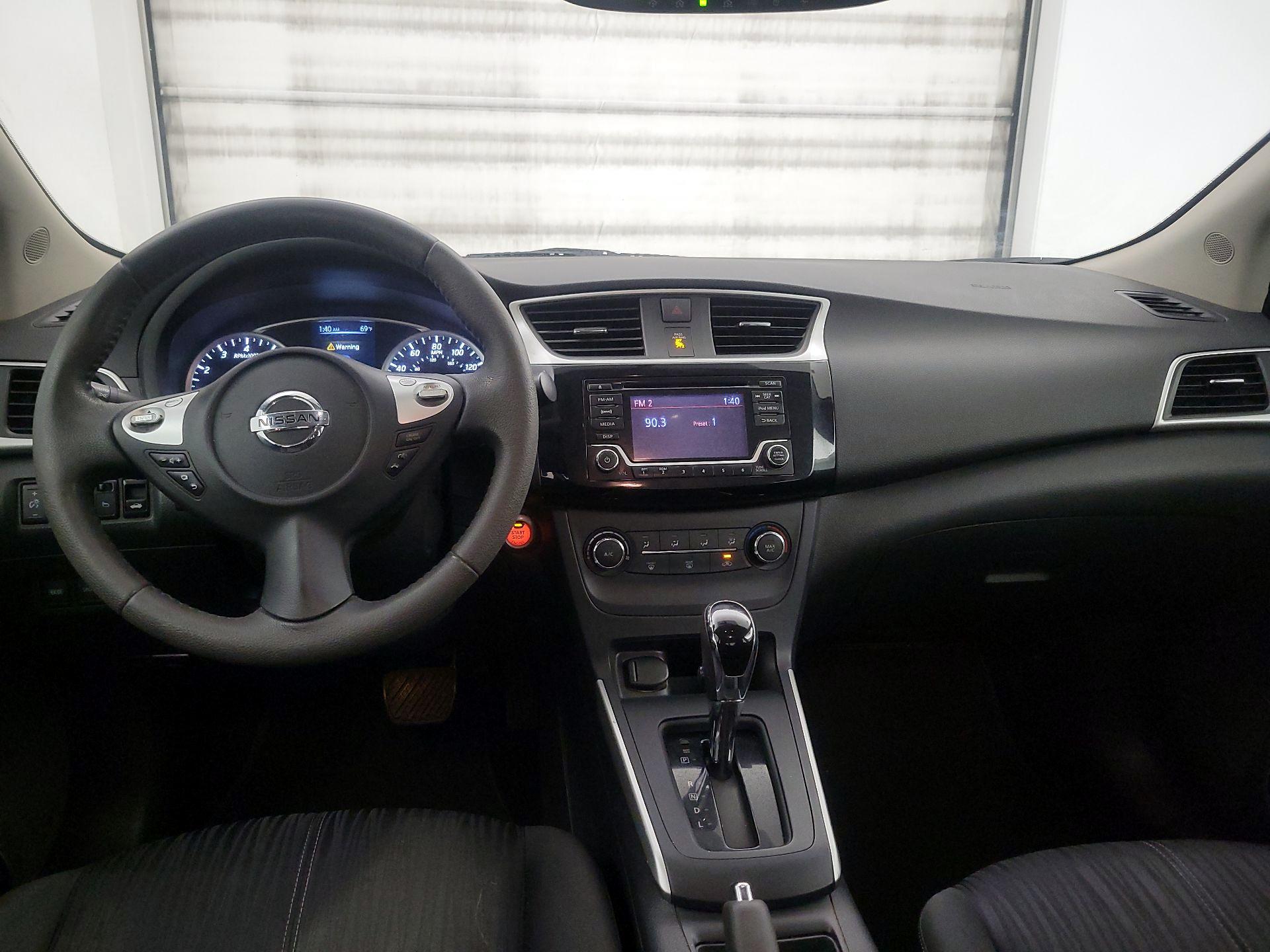 Thumbnail: 2017 Nissan Sentra - 9
