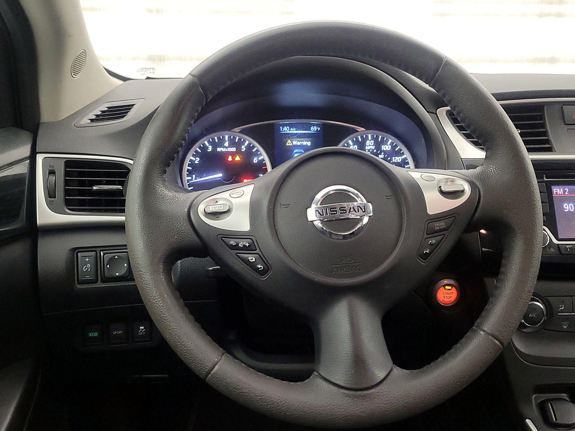 Thumbnail: 2017 Nissan Sentra - 10