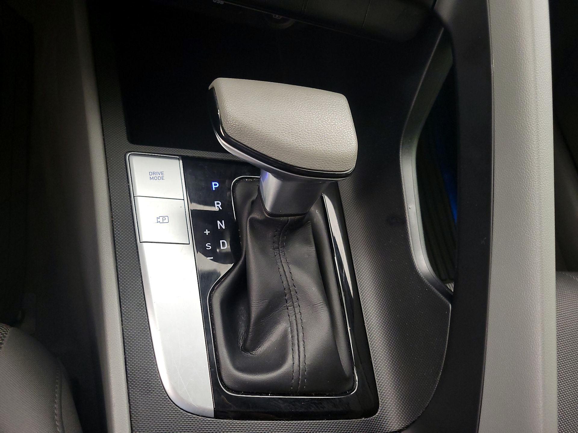 Thumbnail: 2021 Hyundai Elantra - 17