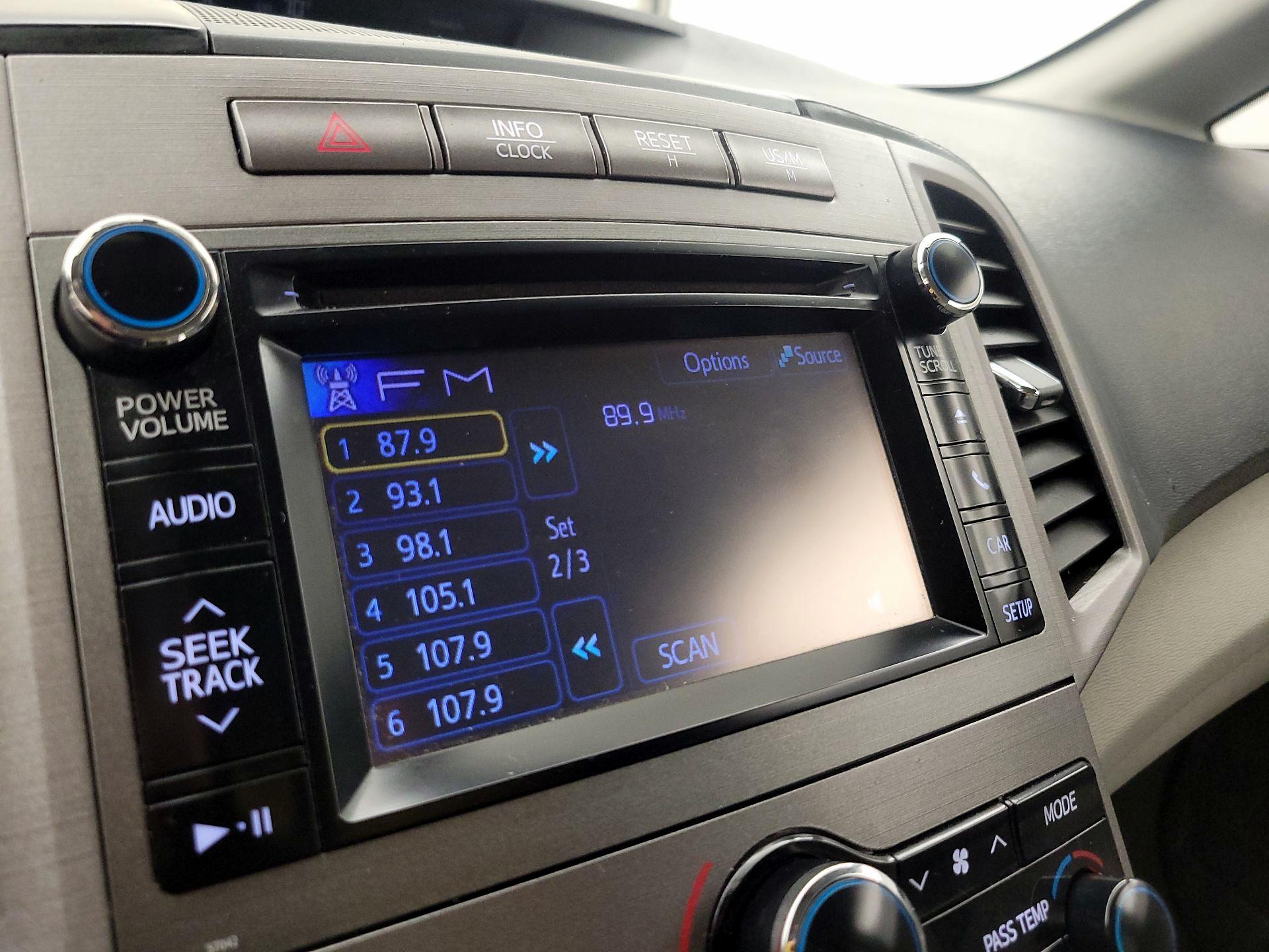 Thumbnail: 2014 Toyota Venza - 14