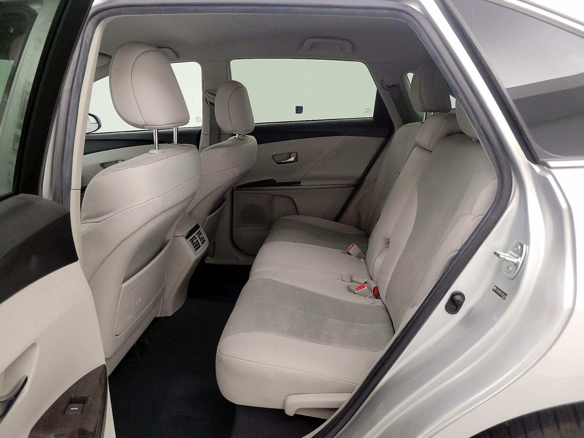 Thumbnail: 2014 Toyota Venza - 18