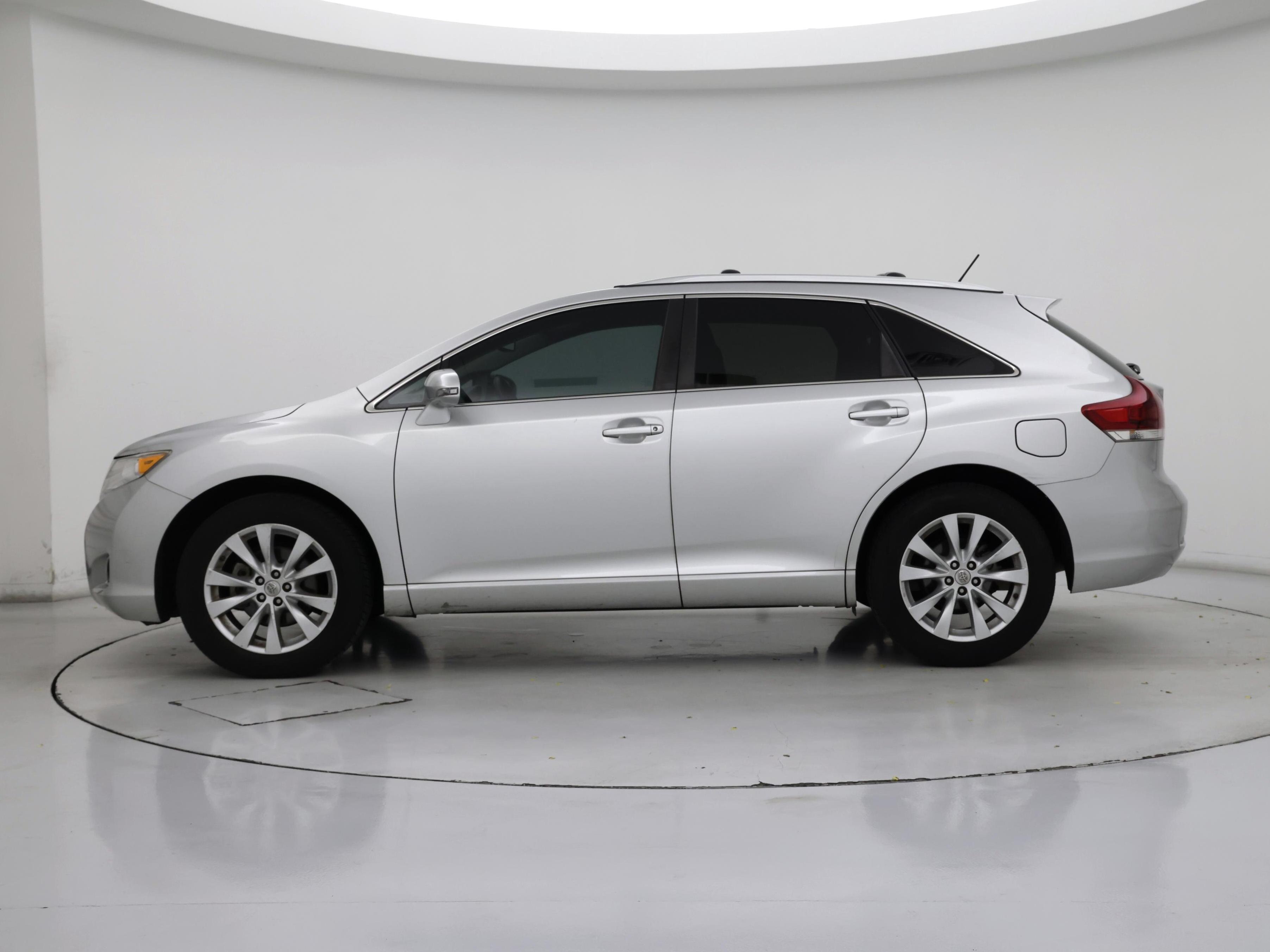 Thumbnail: 2014 Toyota Venza - 3