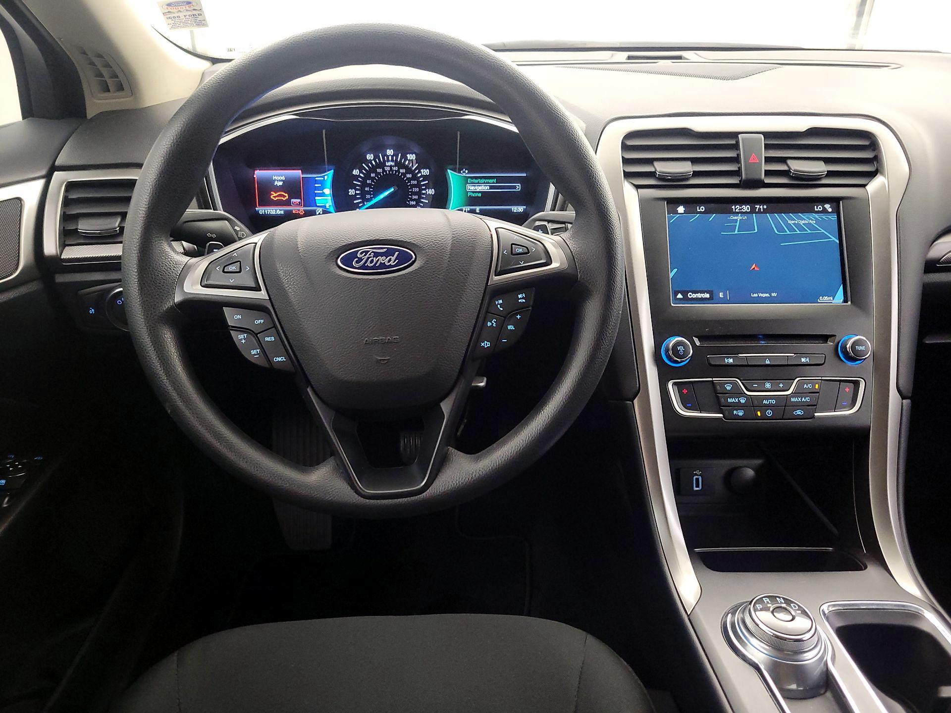 Thumbnail: 2017 Ford Fusion - 9