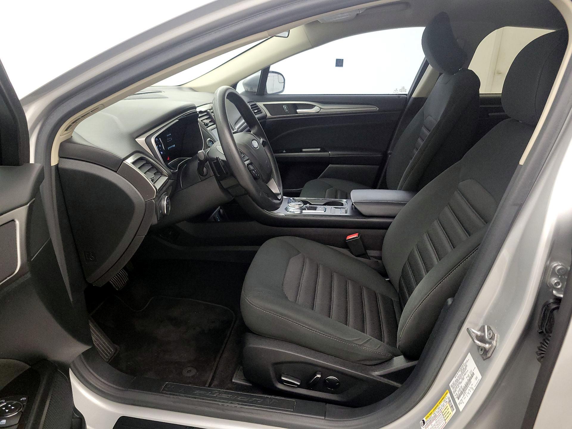 Thumbnail: 2017 Ford Fusion - 11