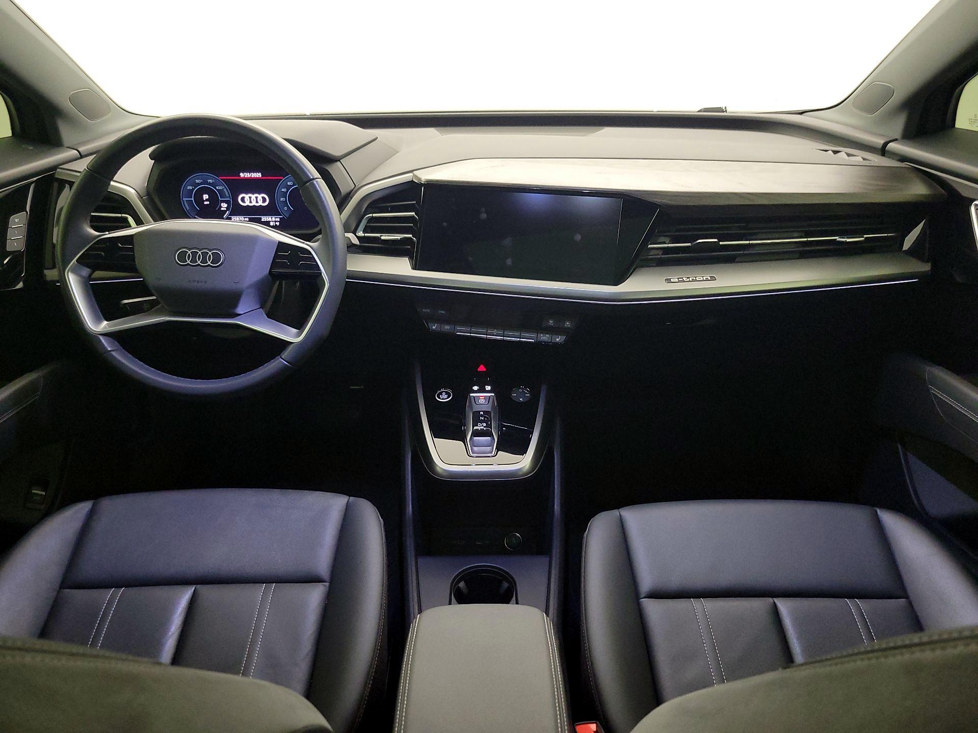 Thumbnail: 2022 Audi Q4 e-tron - 9