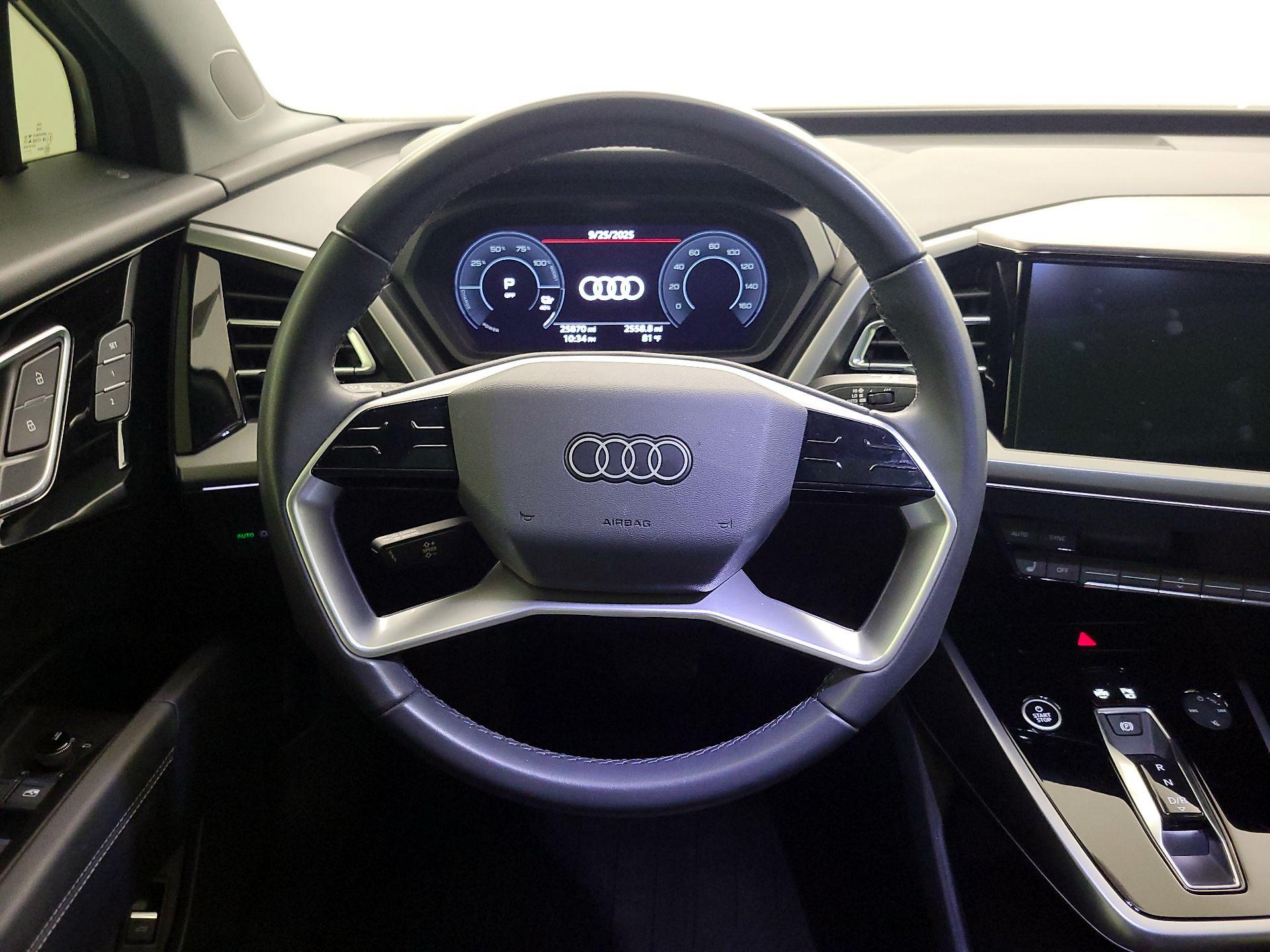 Thumbnail: 2022 Audi Q4 e-tron - 10