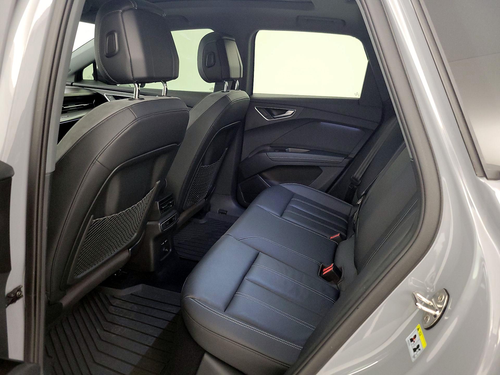 Thumbnail: 2022 Audi Q4 e-tron - 20