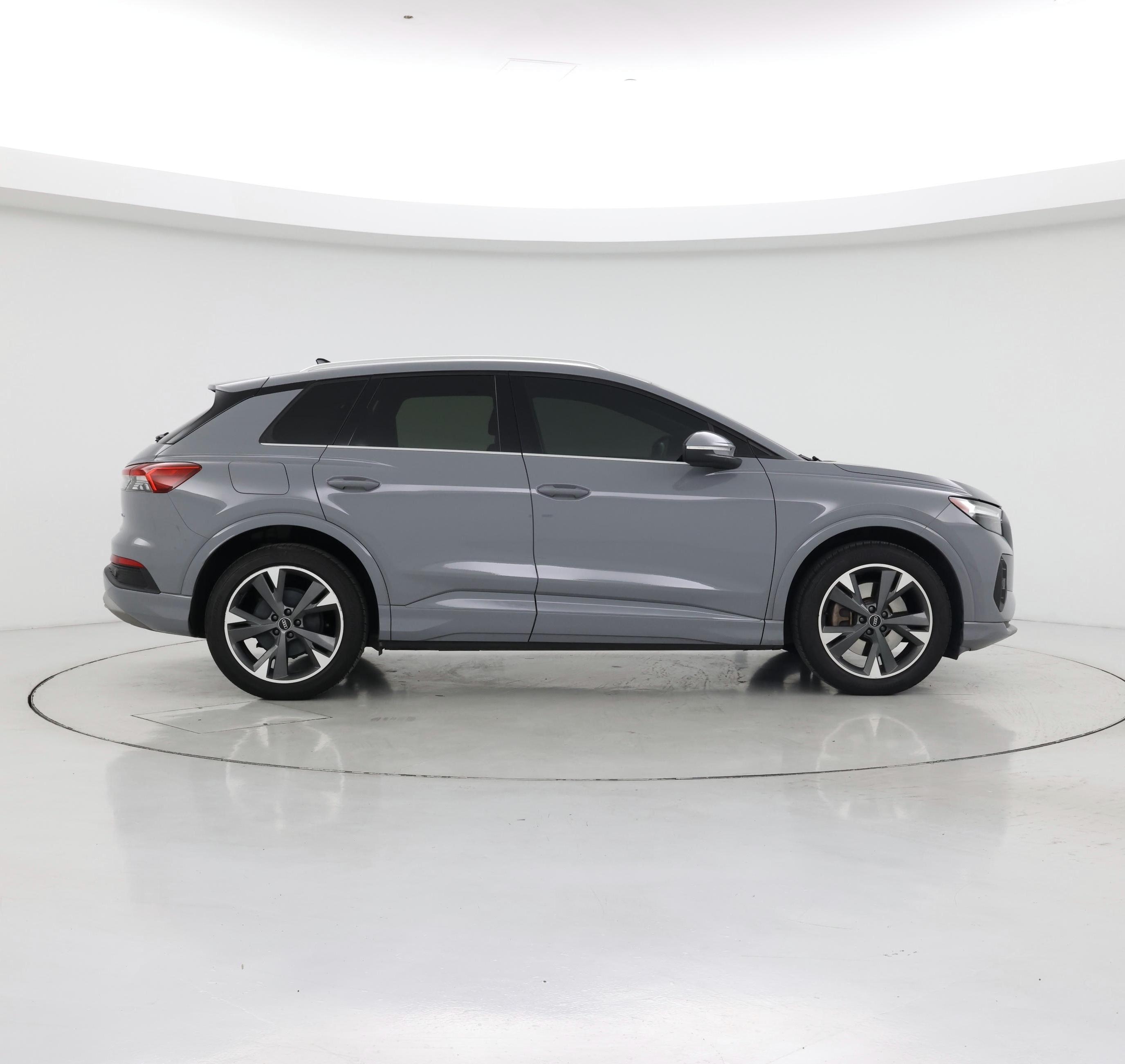 Thumbnail: 2022 Audi Q4 e-tron - 7