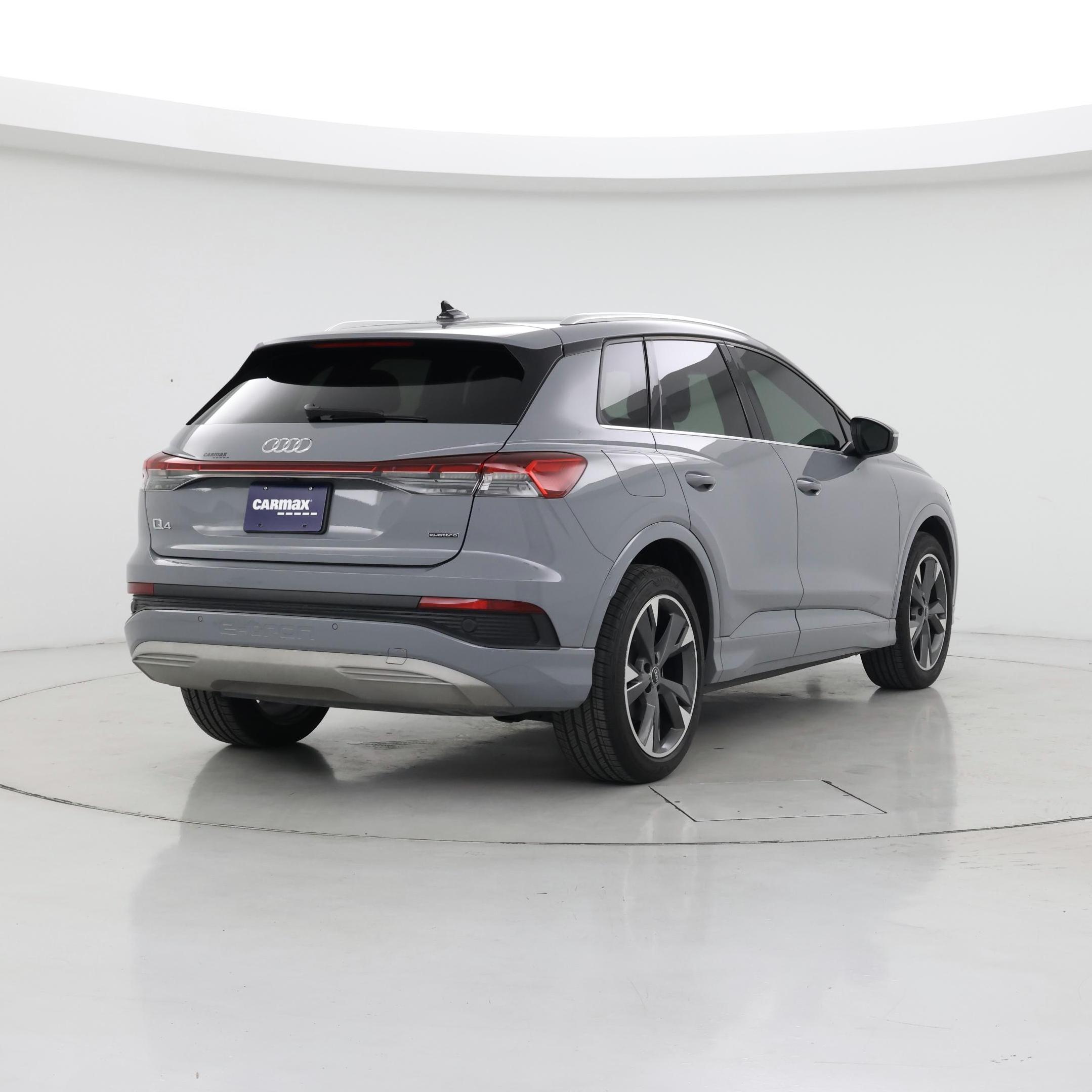 Thumbnail: 2022 Audi Q4 e-tron - 8