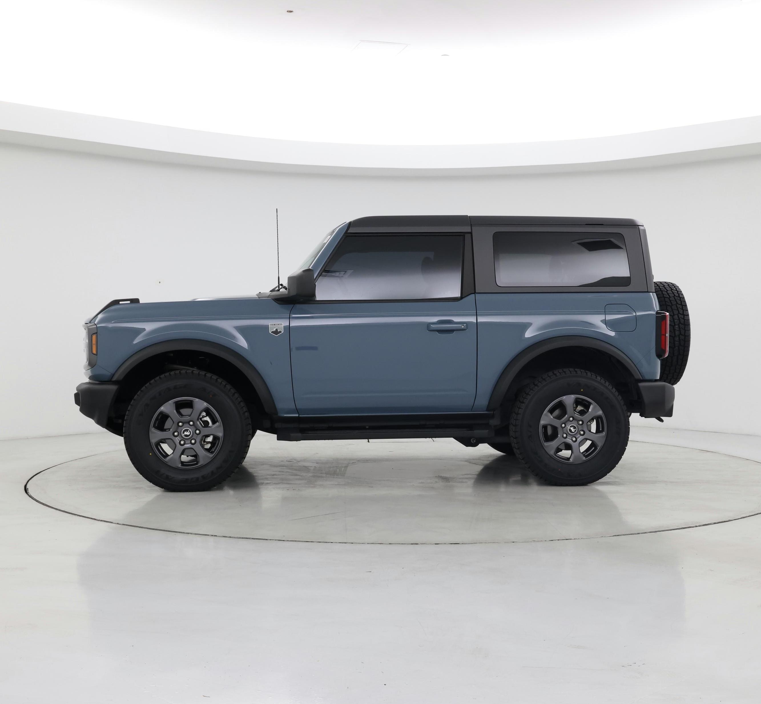 Thumbnail: 2021 Ford Bronco - 3