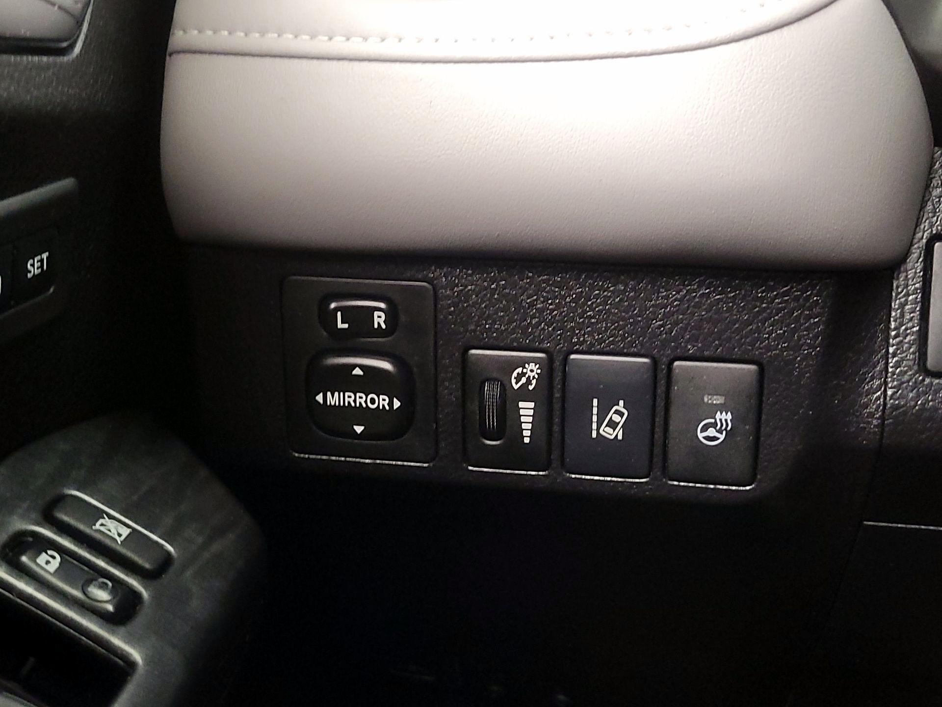 Thumbnail: 2017 Toyota RAV4 - 13
