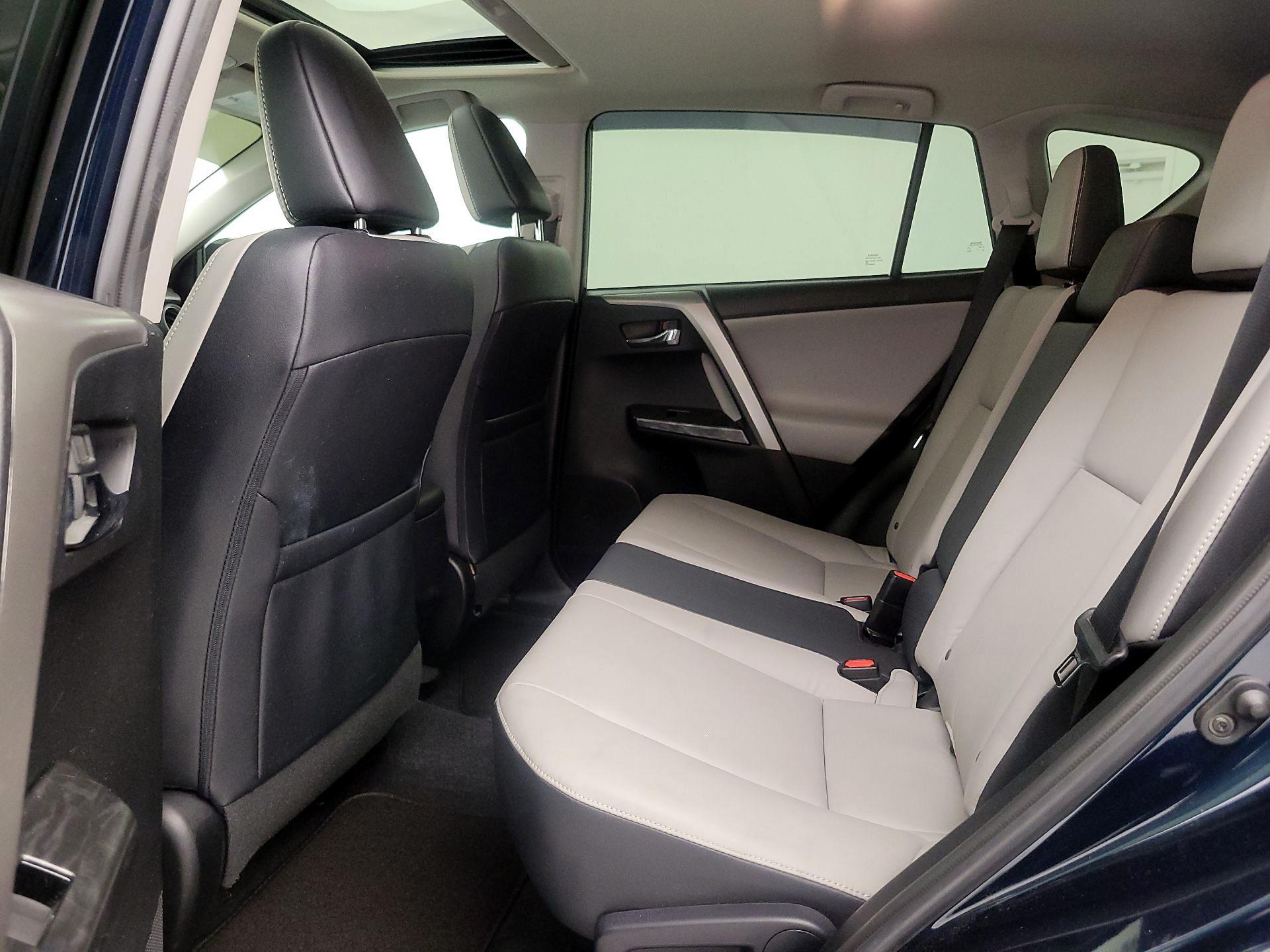 Thumbnail: 2017 Toyota RAV4 - 20