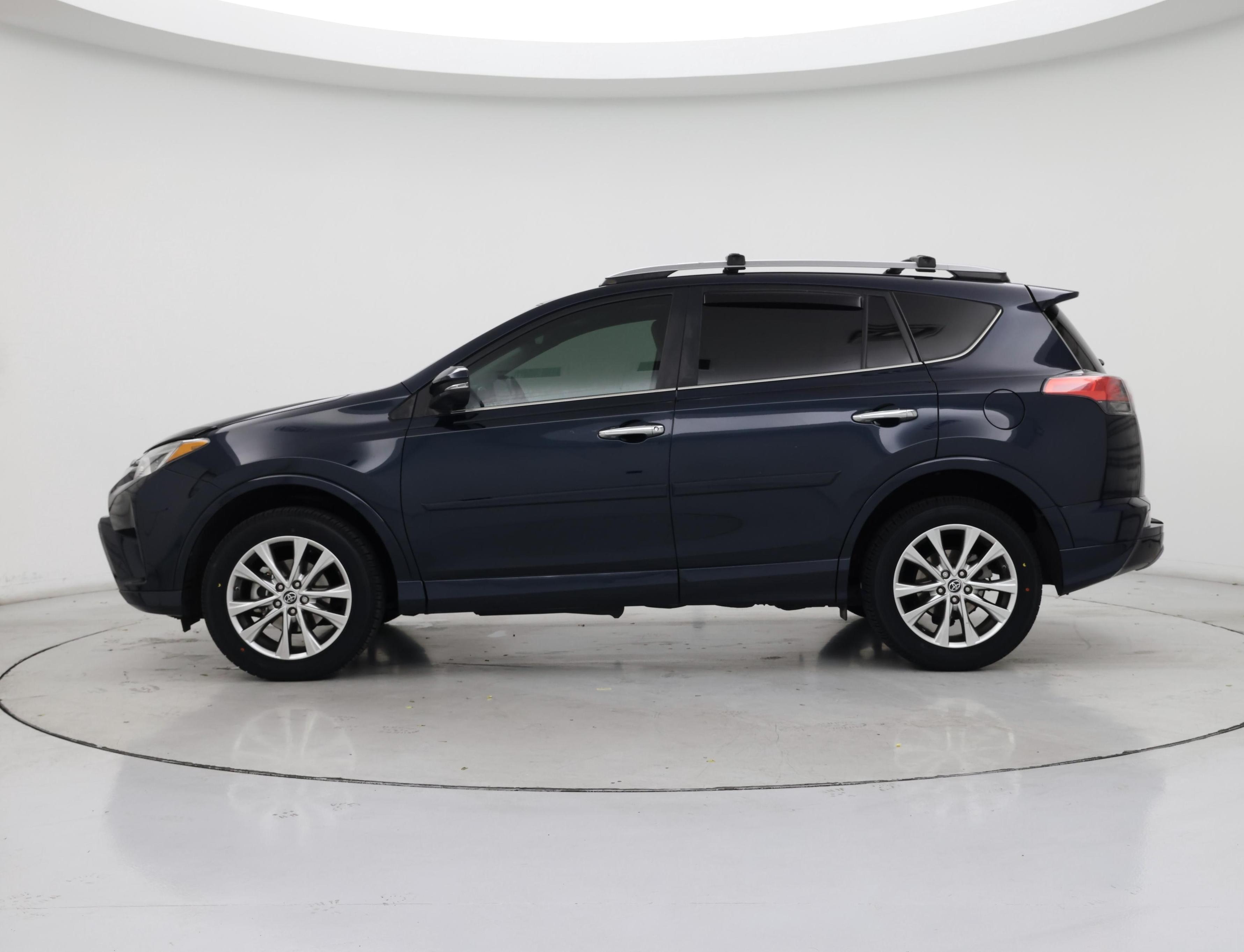 Thumbnail: 2017 Toyota RAV4 - 3