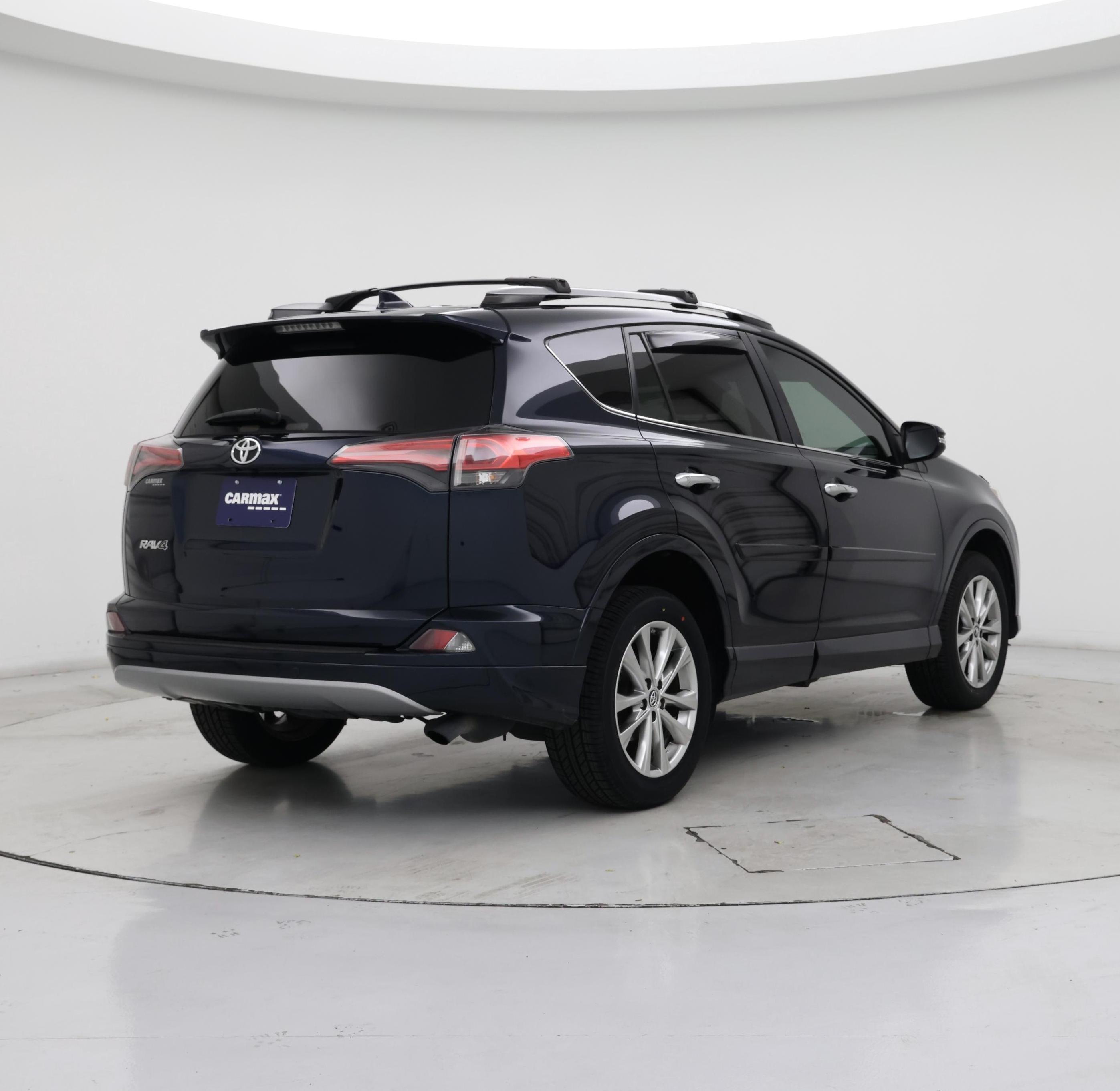 Thumbnail: 2017 Toyota RAV4 - 8
