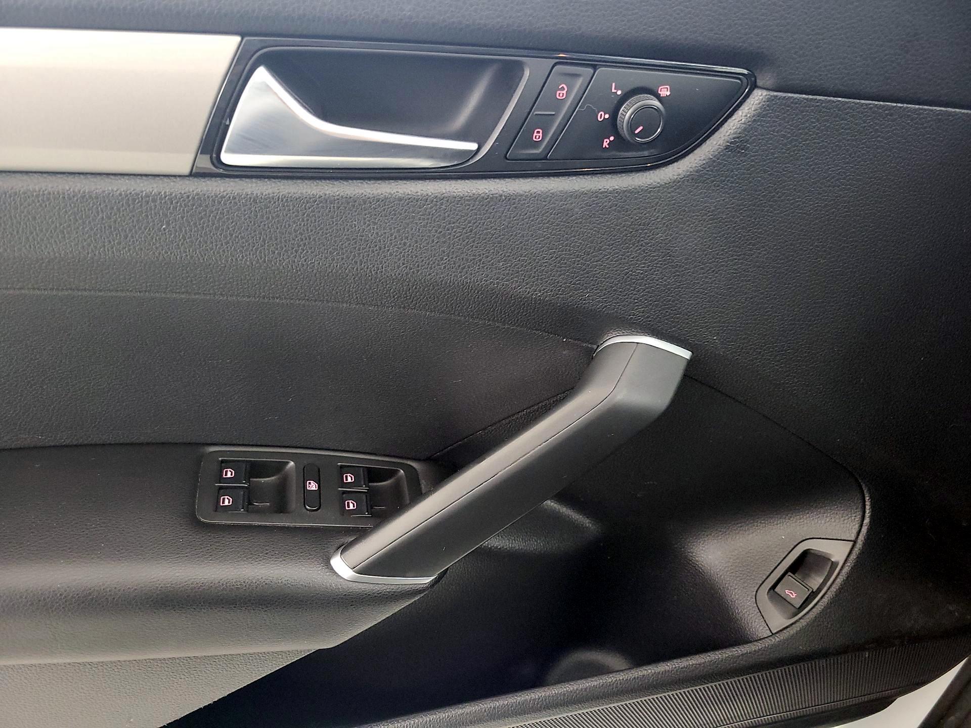 Thumbnail: 2021 Volkswagen Passat - 12