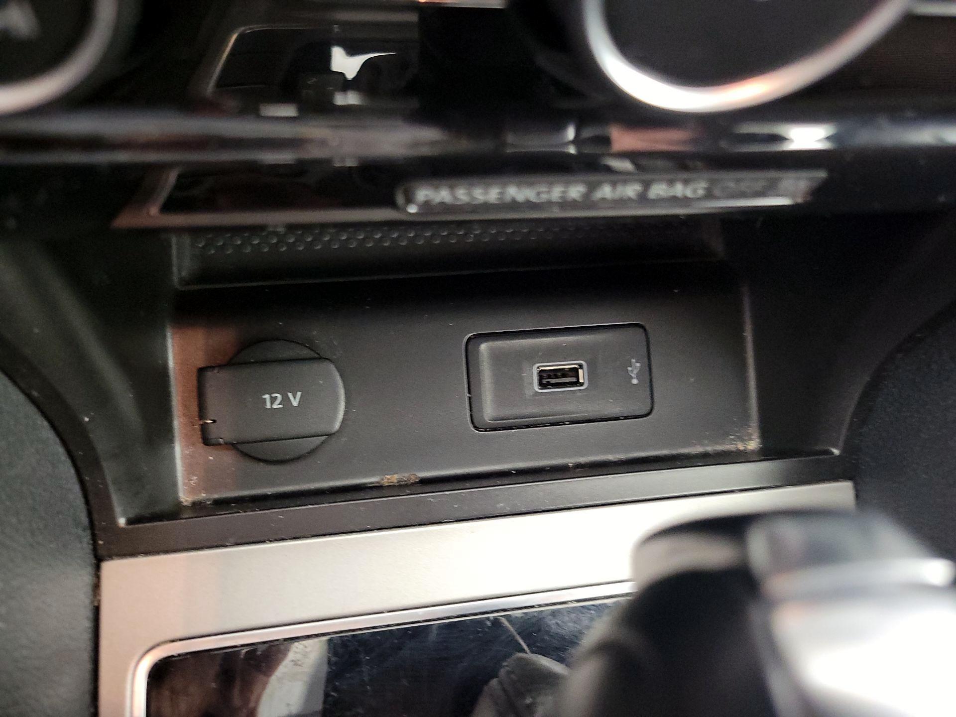 Thumbnail: 2021 Volkswagen Passat - 18