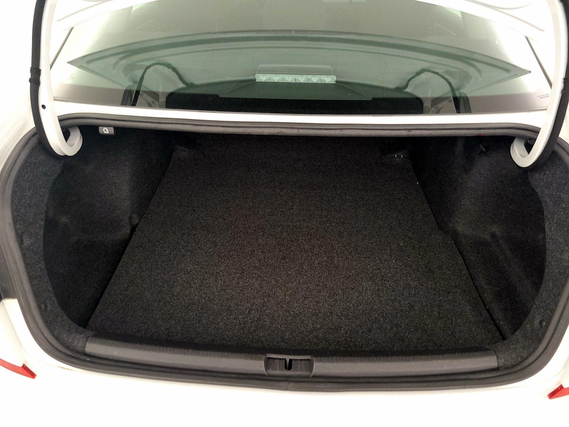 Thumbnail: 2021 Volkswagen Passat - 20