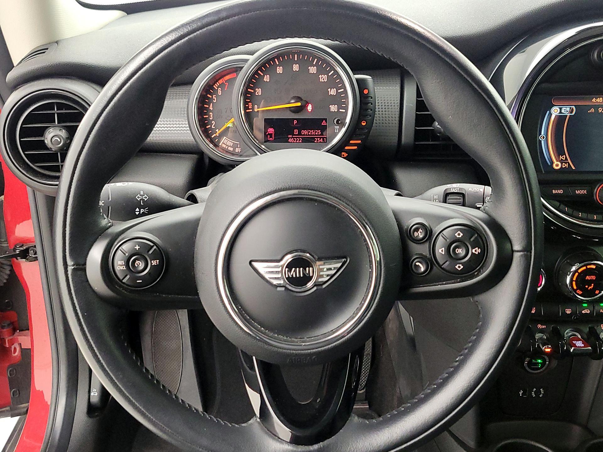 Thumbnail: 2017 MINI Cooper Hardtop - 10