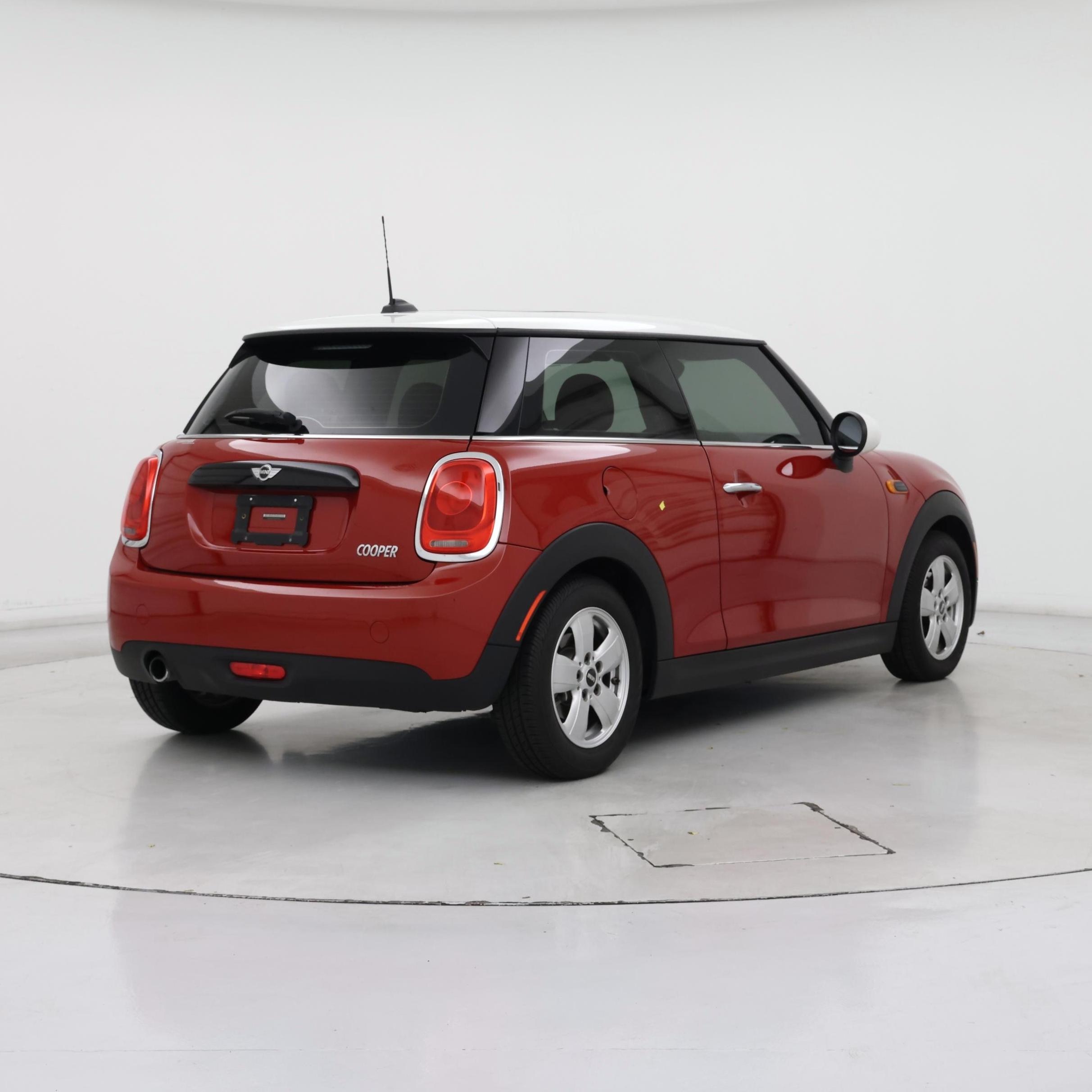 Thumbnail: 2017 MINI Cooper Hardtop - 8