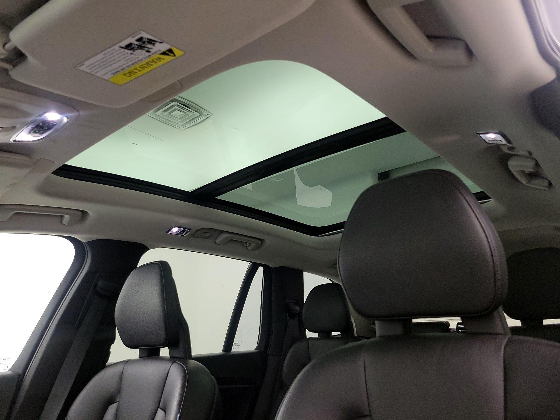 Thumbnail: 2016 Volvo XC90 - 18
