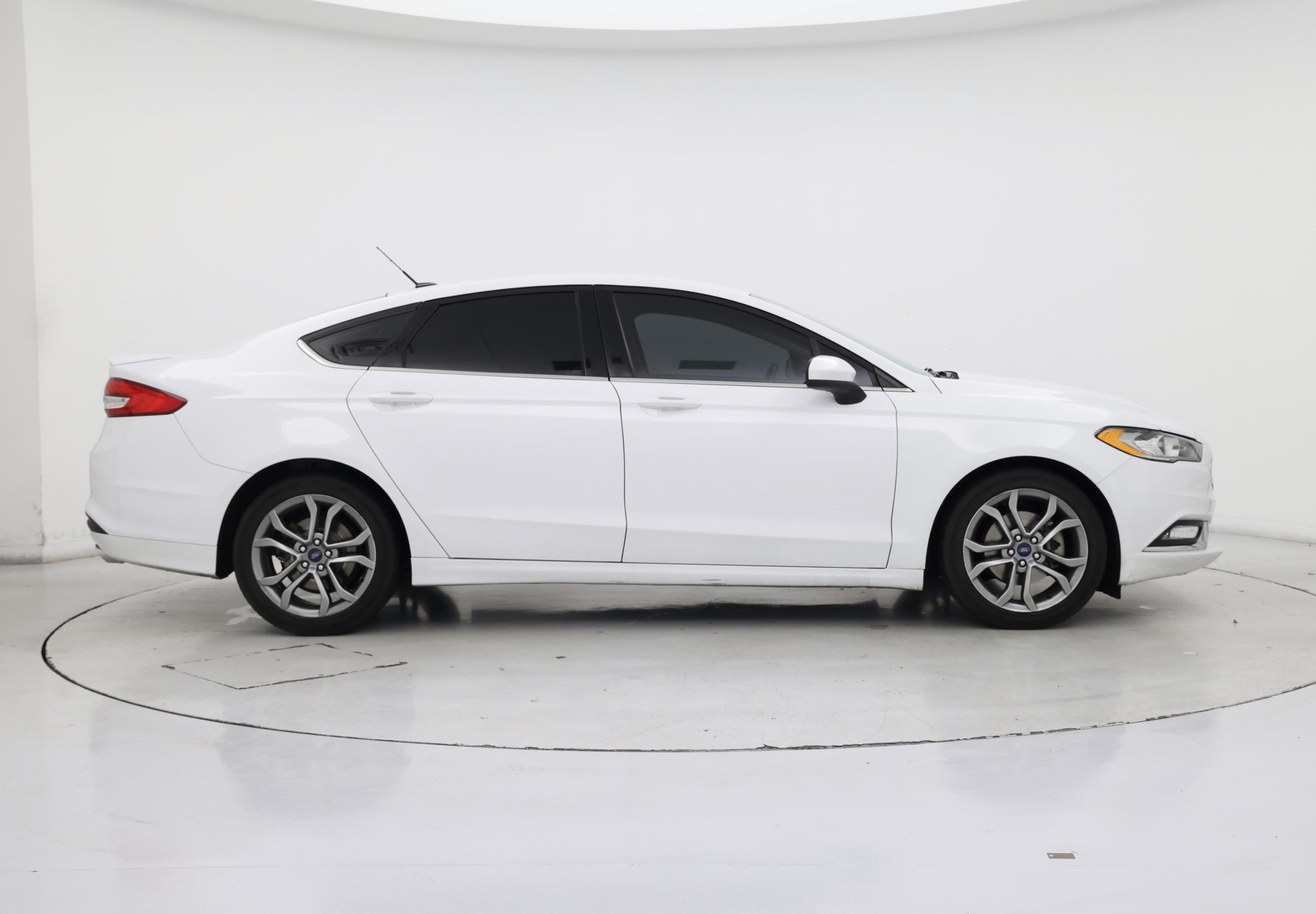 Thumbnail: 2017 Ford Fusion - 7